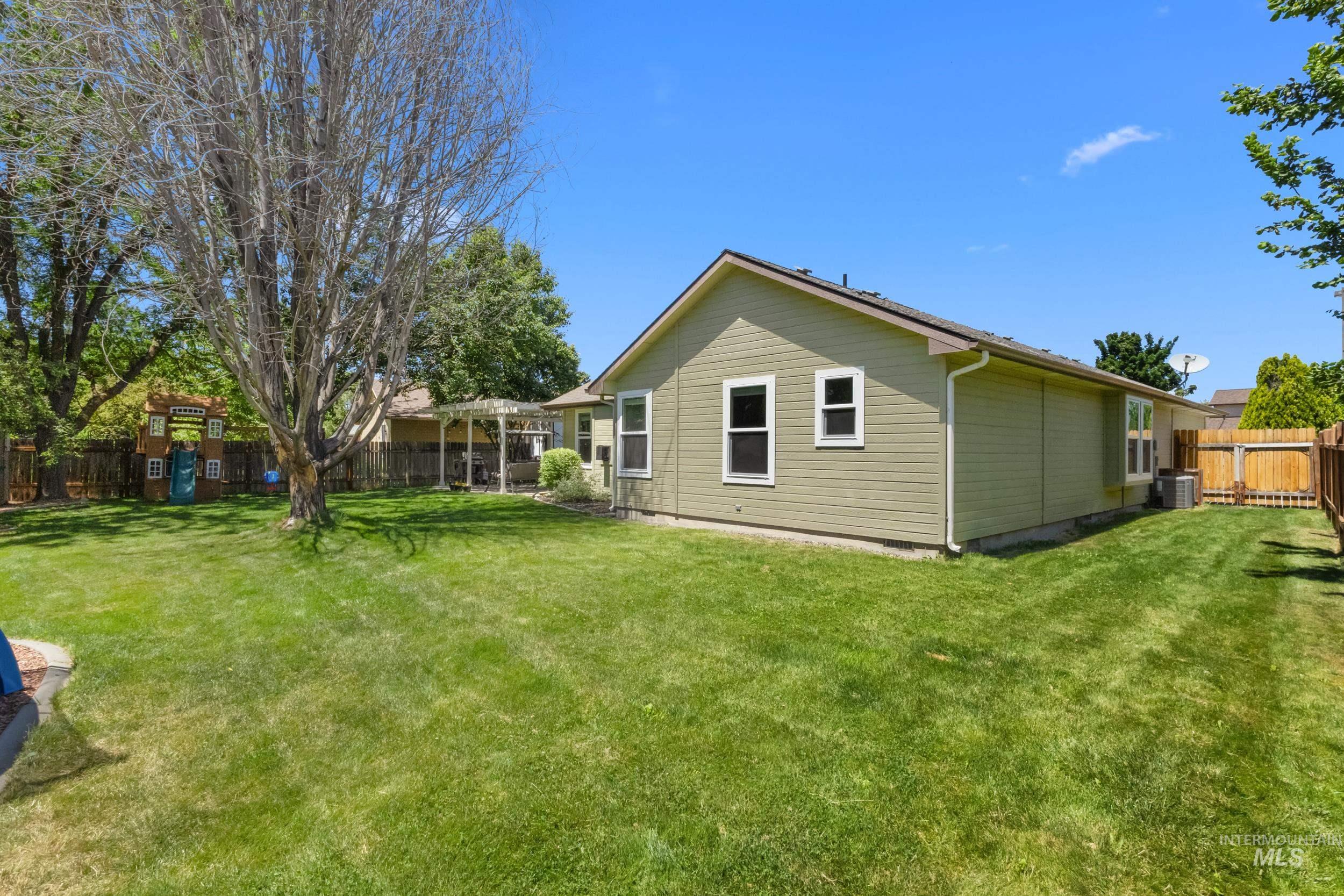 2345 E Clarene St, Meridian, Idaho 83646, 3 Bedrooms, 2 Bathrooms, Residential For Sale, Price $449,000, 98990755