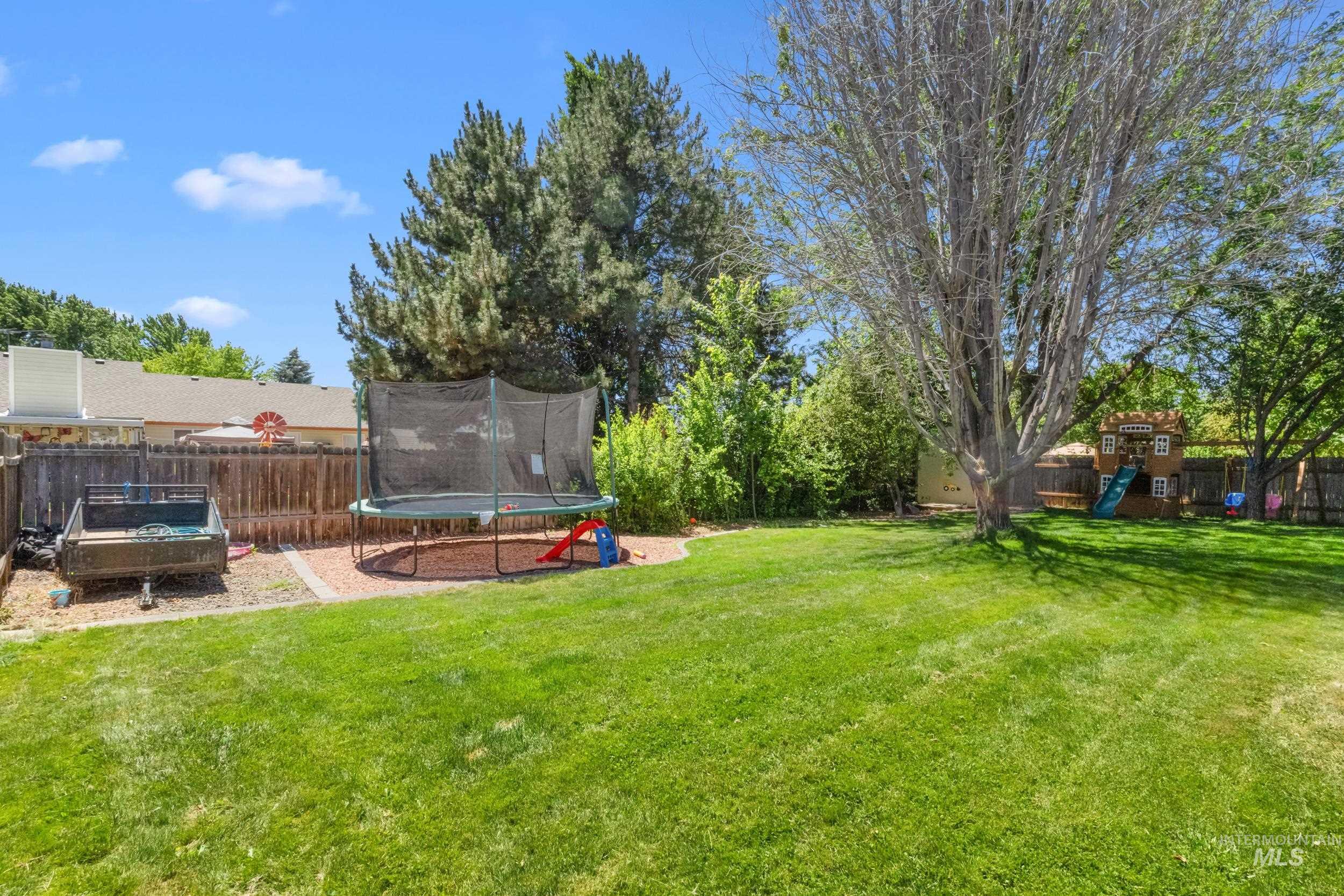 2345 E Clarene St, Meridian, Idaho 83646, 3 Bedrooms, 2 Bathrooms, Residential For Sale, Price $449,000, 98990755