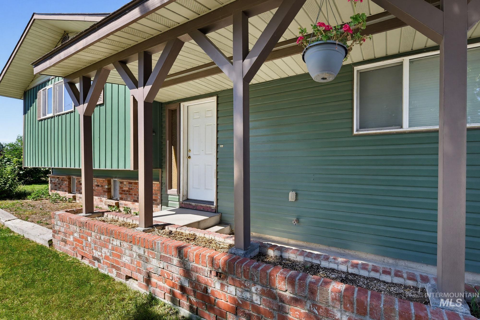 2029 N Linder Rd, Kuna, Idaho 83634, 3 Bedrooms, 2 Bathrooms, Residential For Sale, Price $499,999, 98990756