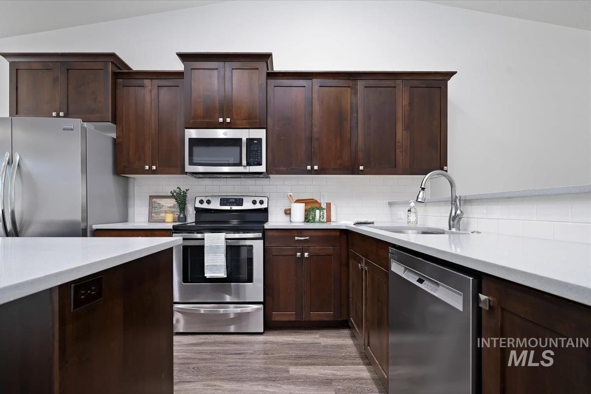 2815 E Apricot Dr., Meridian, Idaho 83646, 3 Bedrooms, 2 Bathrooms, Residential For Sale, Price $410,000, 98990758