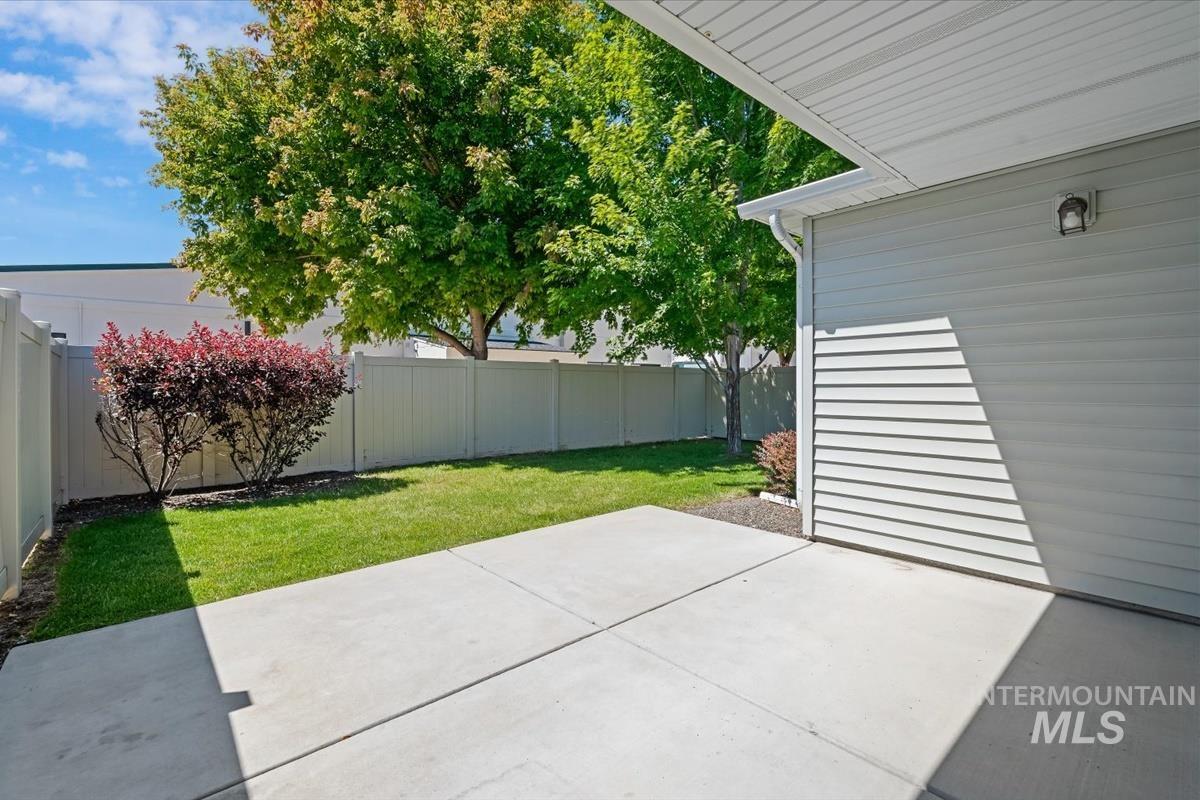 2815 E Apricot Dr., Meridian, Idaho 83646, 3 Bedrooms, 2 Bathrooms, Residential For Sale, Price $410,000, 98990758