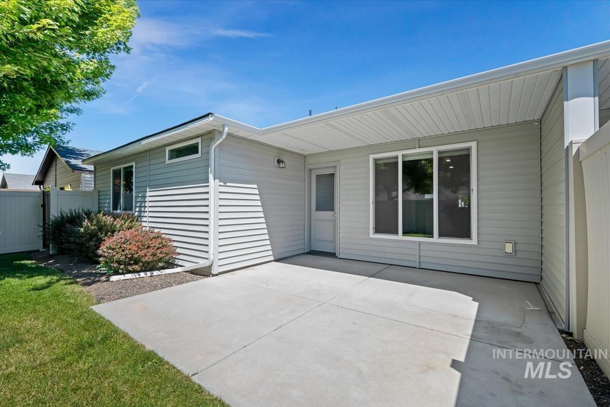 2815 E Apricot Dr., Meridian, Idaho 83646, 3 Bedrooms, 2 Bathrooms, Residential For Sale, Price $410,000, 98990758