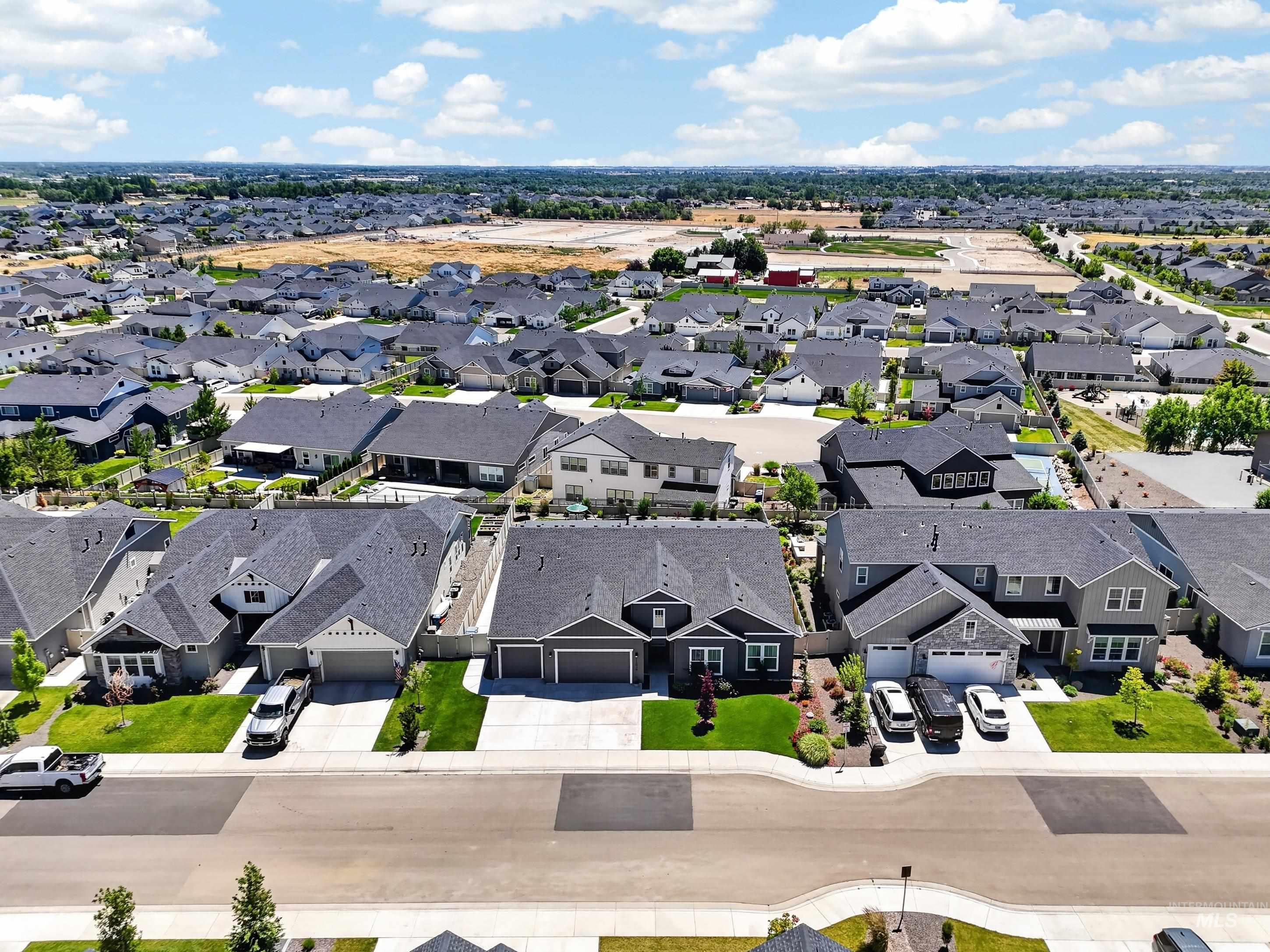 11039 W Collina Vista Dr., Star, Idaho 83669, 4 Bedrooms, 3.5 Bathrooms, Residential For Sale, Price $839,000, 98990760