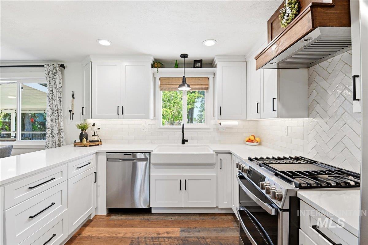 7789 W Sagebrush Way, Boise, Idaho 83709, 3 Bedrooms, 2 Bathrooms, Residential For Sale, Price $590,000, 98990761