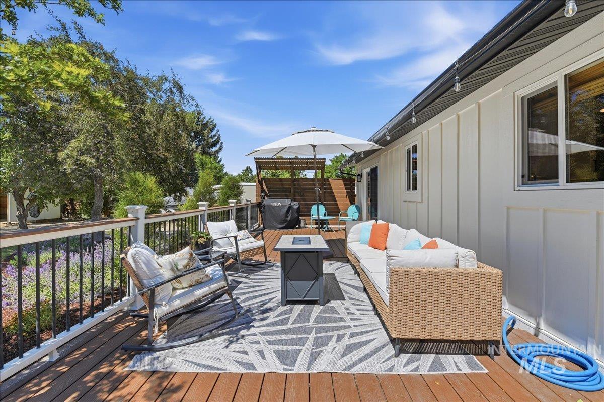 7789 W Sagebrush Way, Boise, Idaho 83709, 3 Bedrooms, 2 Bathrooms, Residential For Sale, Price $590,000, 98990761