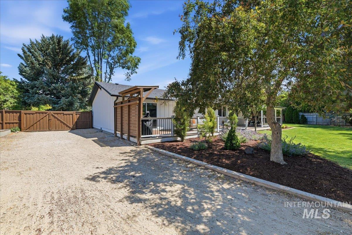 7789 W Sagebrush Way, Boise, Idaho 83709, 3 Bedrooms, 2 Bathrooms, Residential For Sale, Price $590,000, 98990761