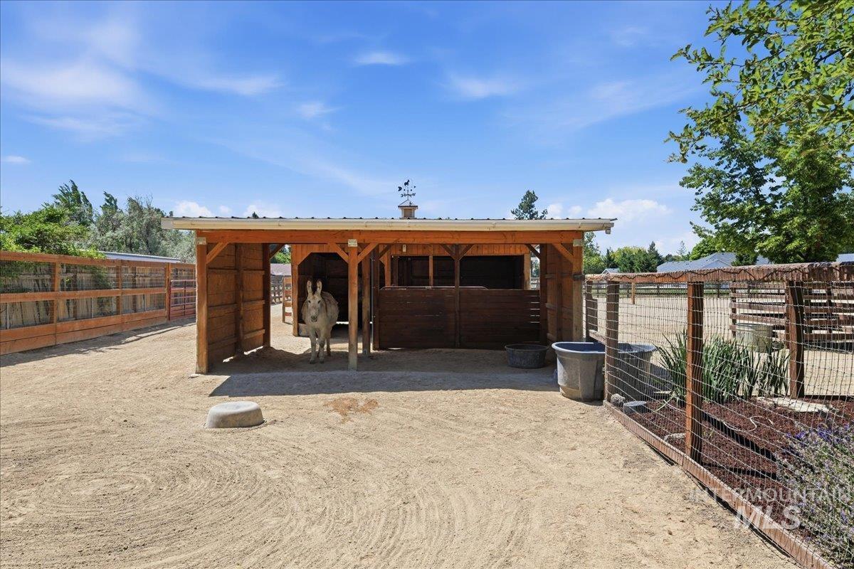 7789 W Sagebrush Way, Boise, Idaho 83709, 3 Bedrooms, 2 Bathrooms, Residential For Sale, Price $590,000, 98990761