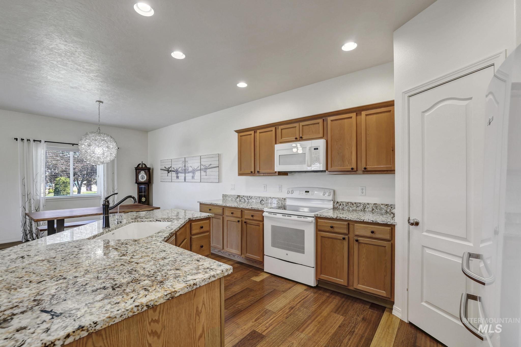 1880 Boston Way, Twin Falls, Idaho 83301, 2 Bedrooms, 2 Bathrooms, Residential For Sale, Price $315,000, 98990773