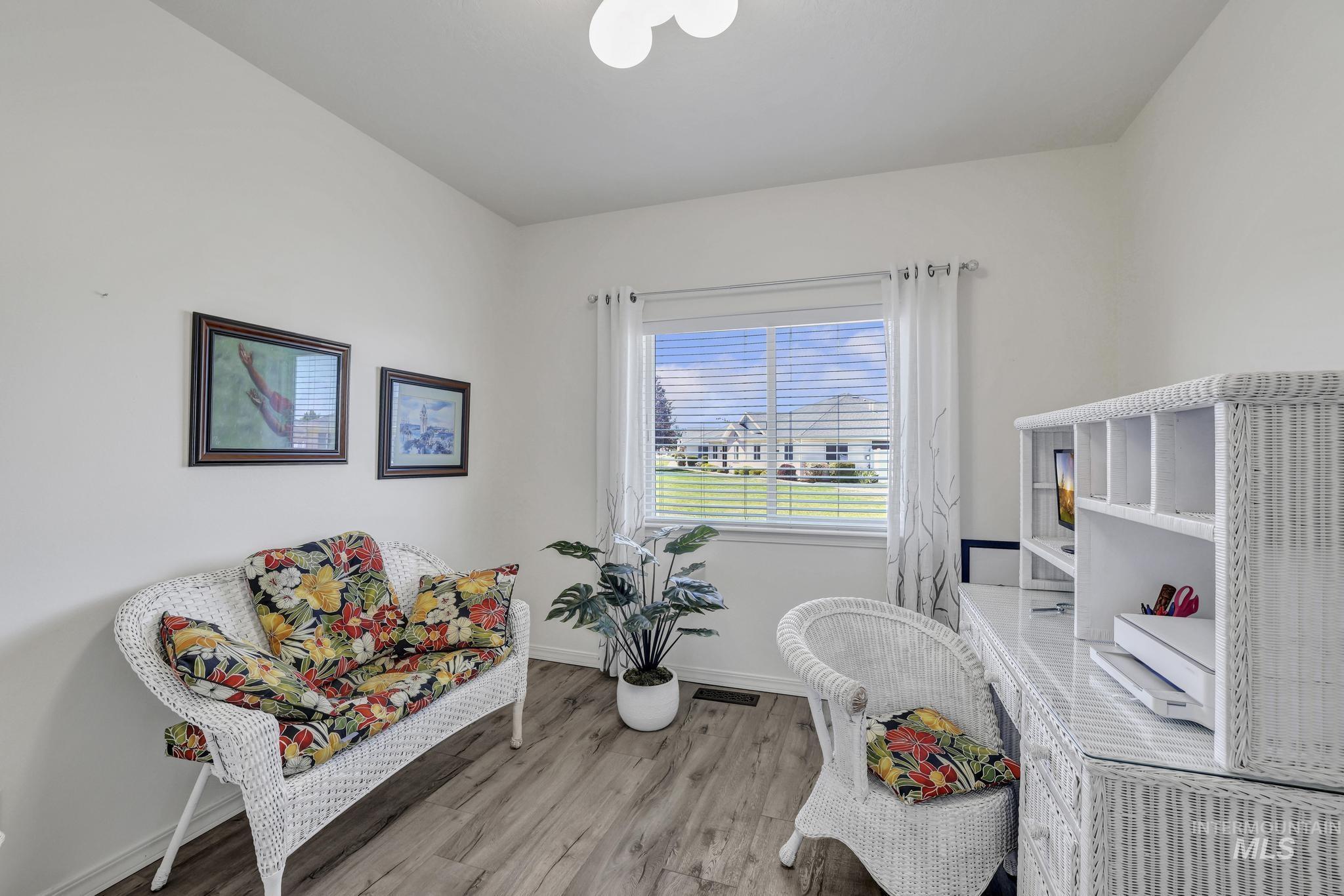 1880 Boston Way, Twin Falls, Idaho 83301, 2 Bedrooms, 2 Bathrooms, Residential For Sale, Price $315,000, 98990773