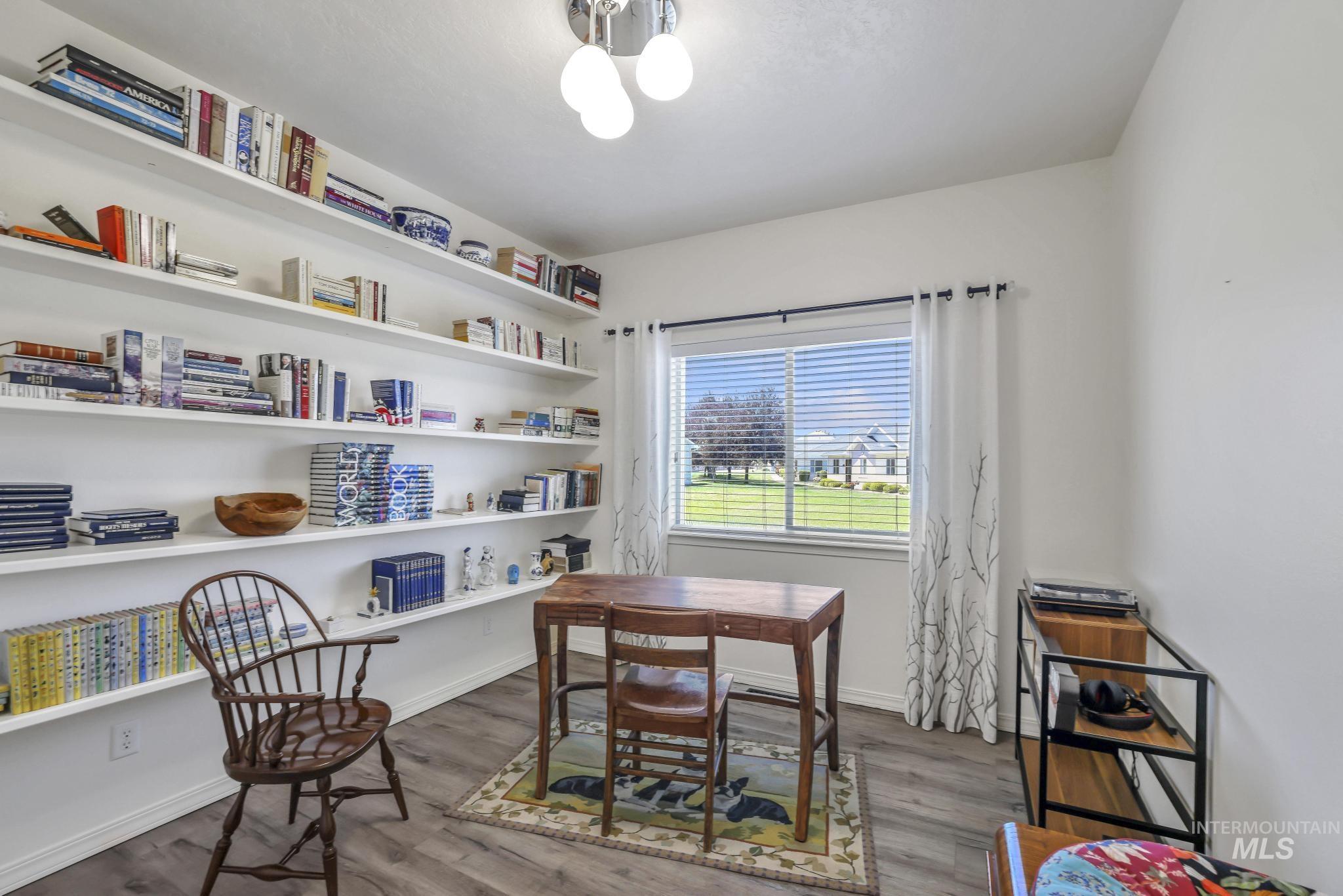 1880 Boston Way, Twin Falls, Idaho 83301, 2 Bedrooms, 2 Bathrooms, Residential For Sale, Price $315,000, 98990773