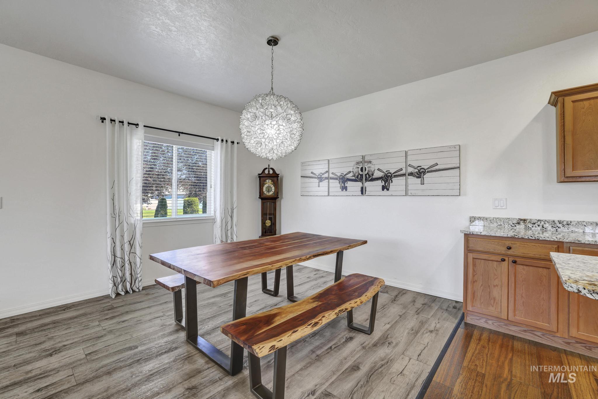 1880 Boston Way, Twin Falls, Idaho 83301, 2 Bedrooms, 2 Bathrooms, Residential For Sale, Price $315,000, 98990773