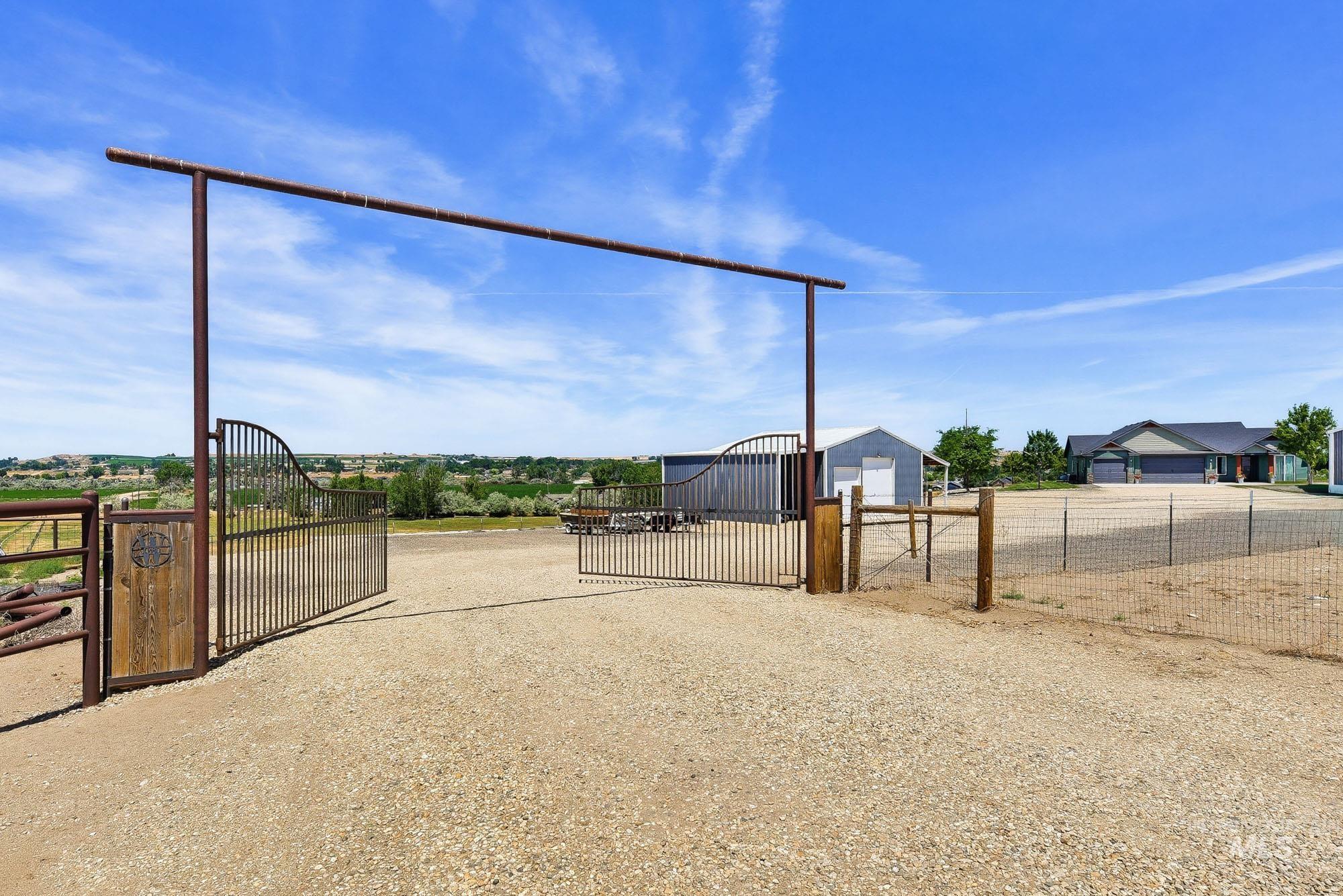 4280 Hogg Rd, Homedale, Idaho 83628, 3 Bedrooms, 2 Bathrooms, Residential For Sale, Price $899,900, 98990775