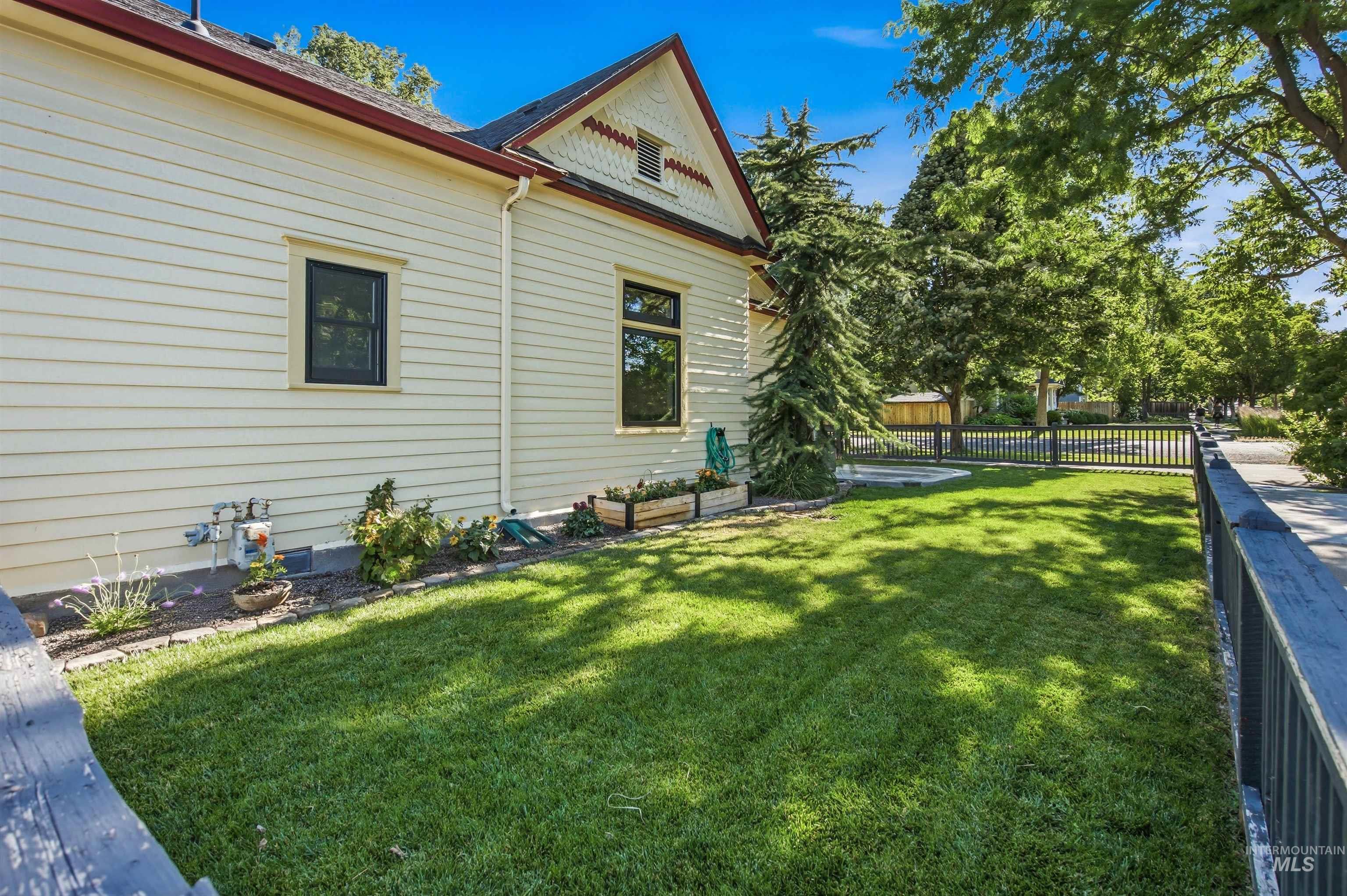1401 N 18th St, Boise, Idaho 83702, 2 Bedrooms, 2 Bathrooms, Residential For Sale, Price $699,900,MLS 98990777