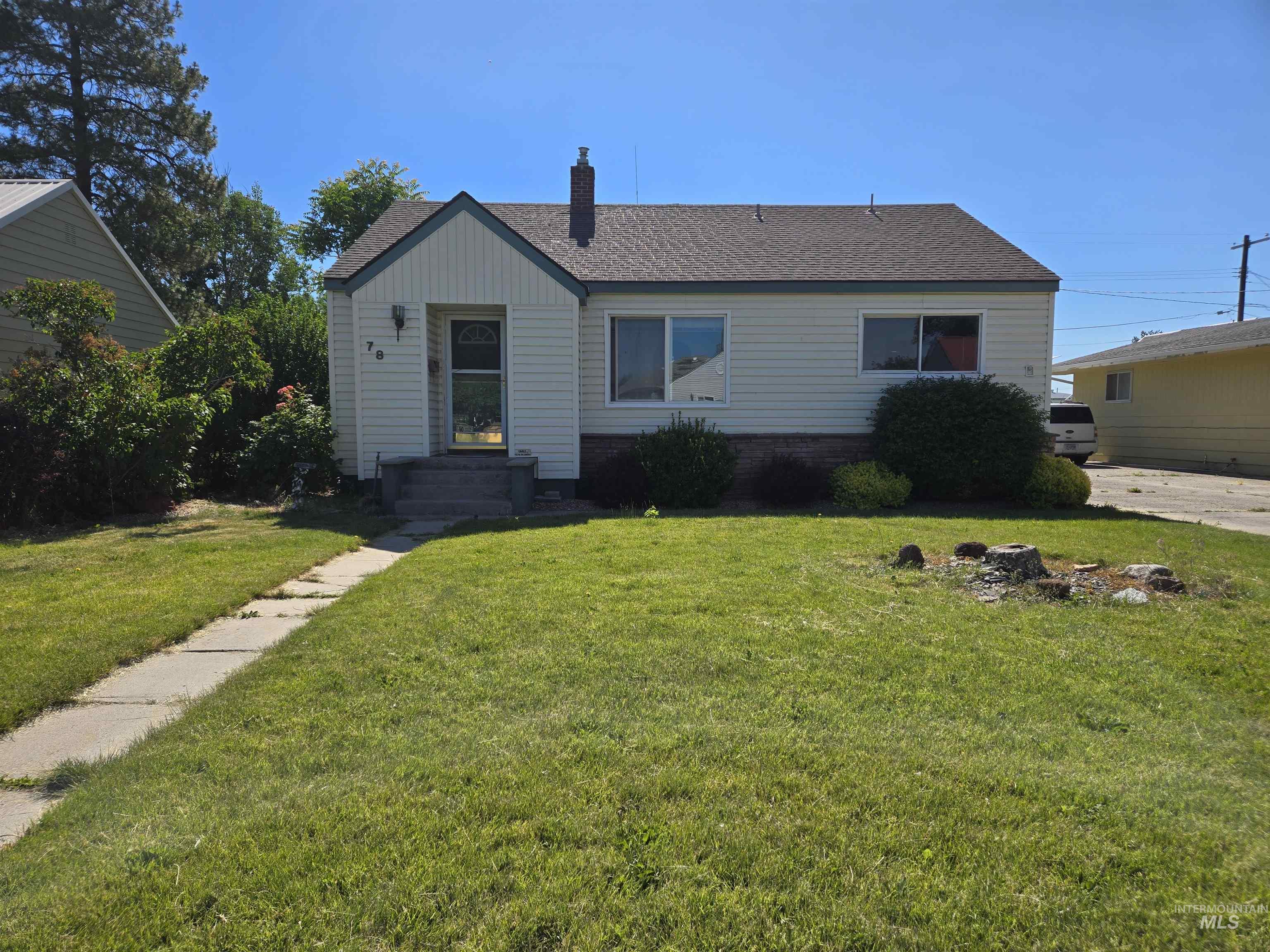 78 NW 5th Street, Ontario, Oregon 97914, 2 Bedrooms, 2.5 Bathrooms, Residential For Sale, Price $287,000,MLS 98990780