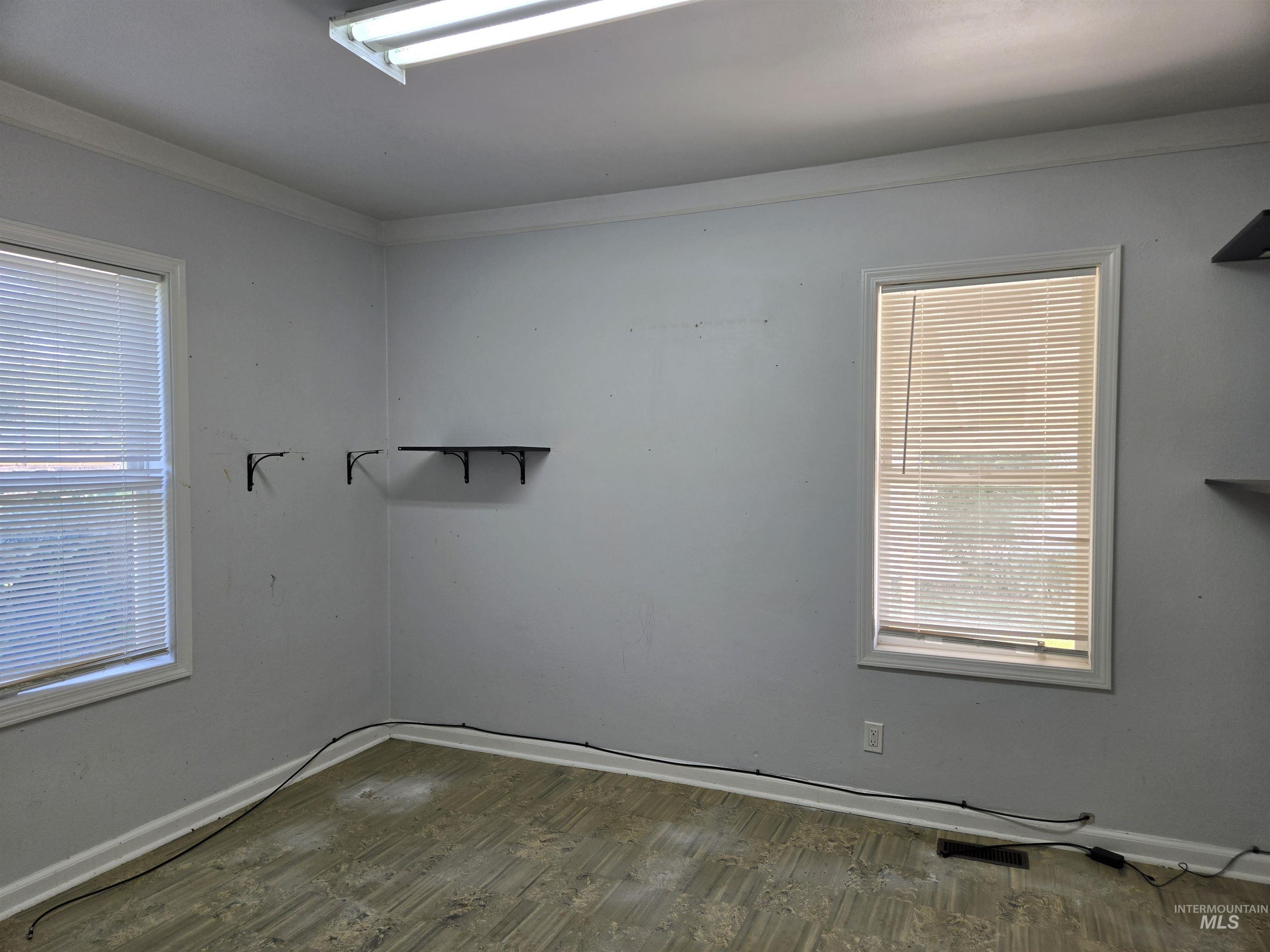 78 NW 5th Street, Ontario, Oregon 97914, 2 Bedrooms, 2.5 Bathrooms, Residential For Sale, Price $287,000,MLS 98990780