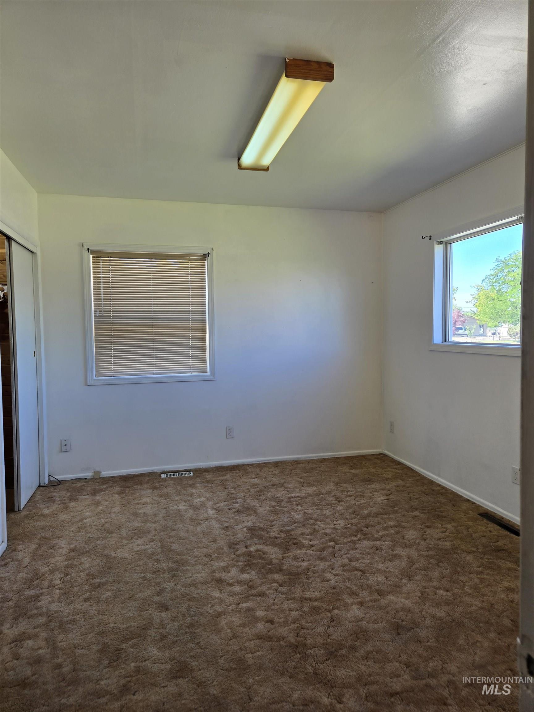 78 NW 5th Street, Ontario, Oregon 97914, 2 Bedrooms, 2.5 Bathrooms, Residential For Sale, Price $287,000,MLS 98990780