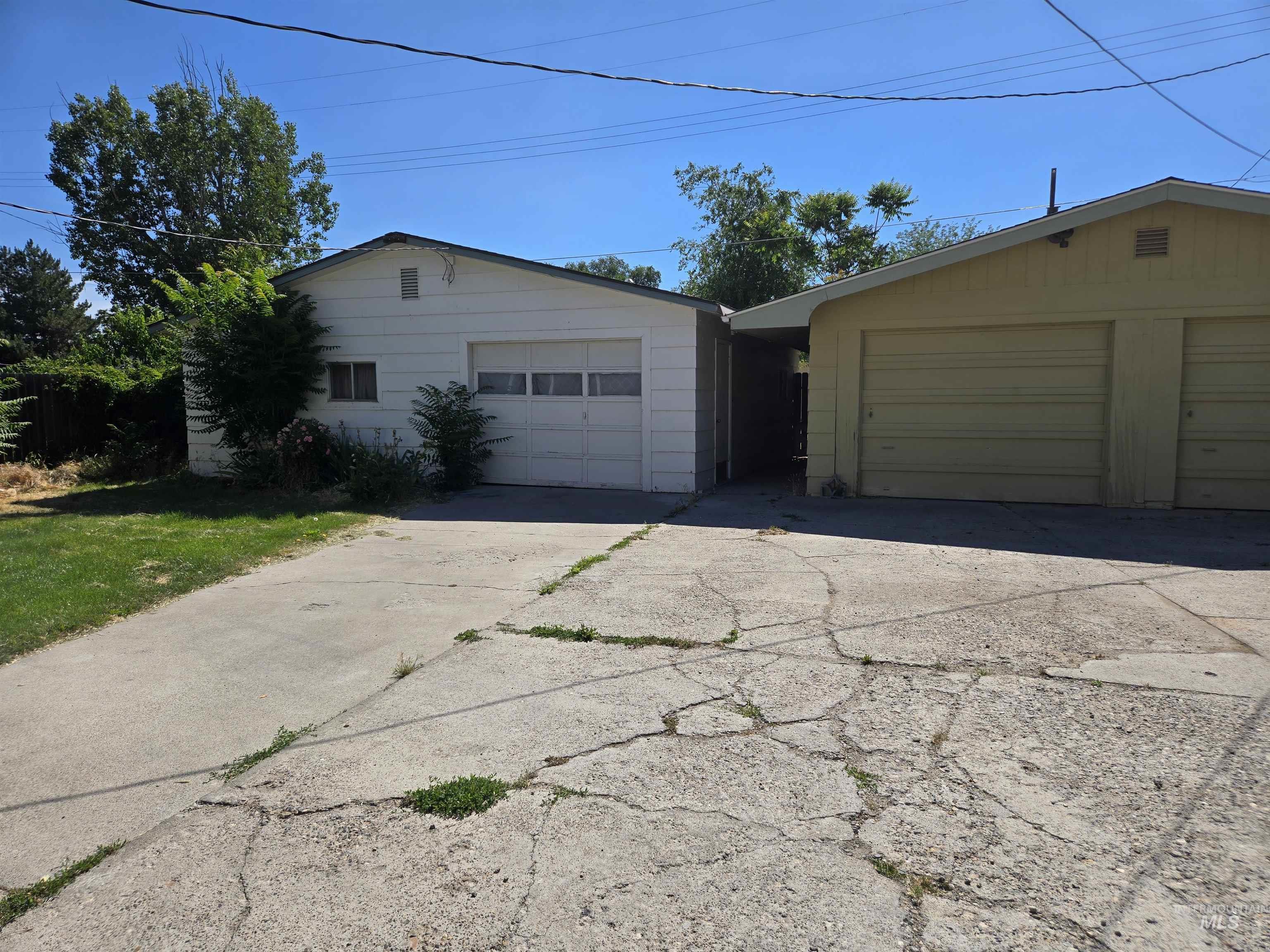 78 NW 5th Street, Ontario, Oregon 97914, 2 Bedrooms, 2.5 Bathrooms, Residential For Sale, Price $287,000,MLS 98990780