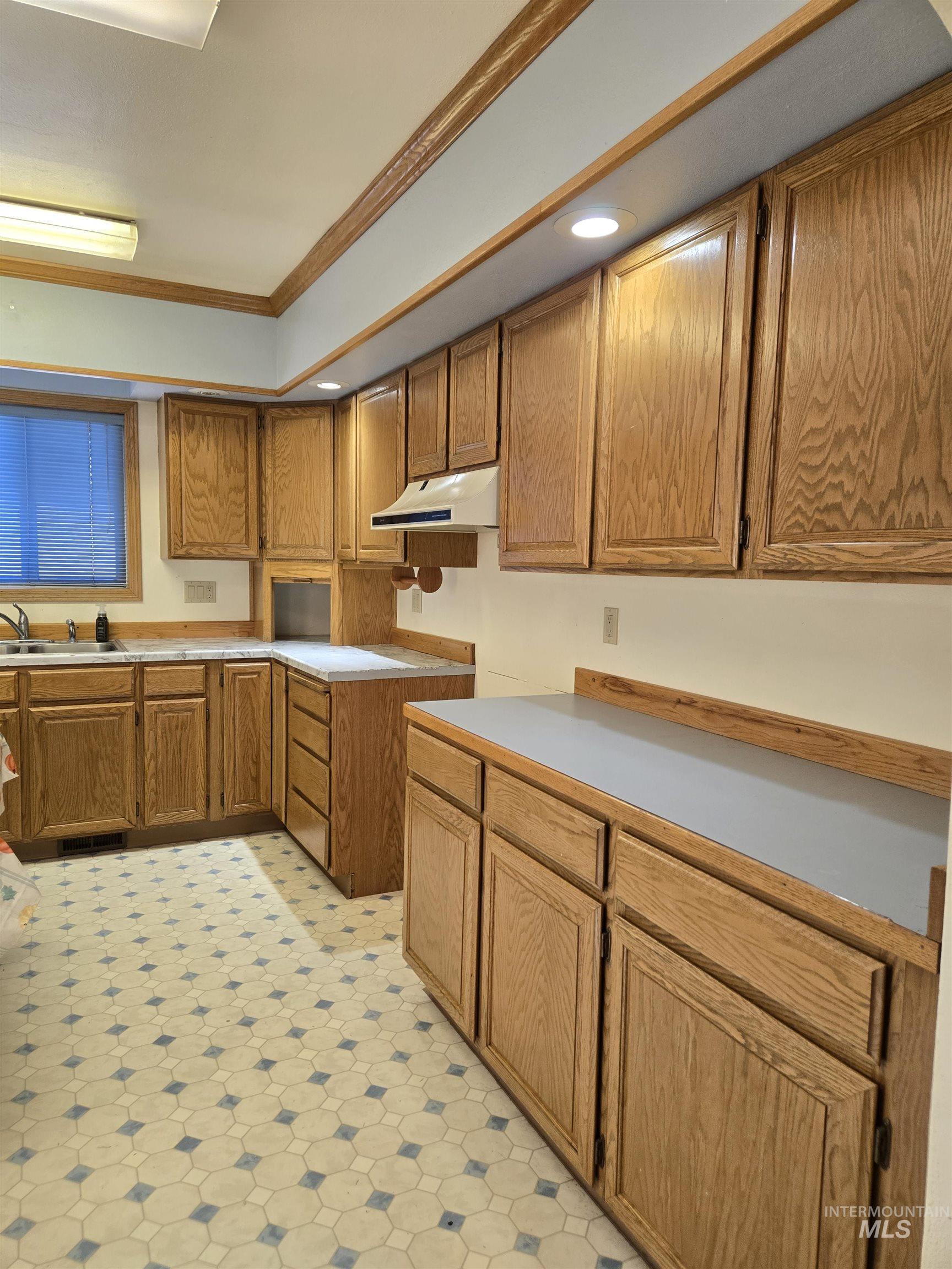 78 NW 5th Street, Ontario, Oregon 97914, 2 Bedrooms, 2.5 Bathrooms, Residential For Sale, Price $287,000,MLS 98990780