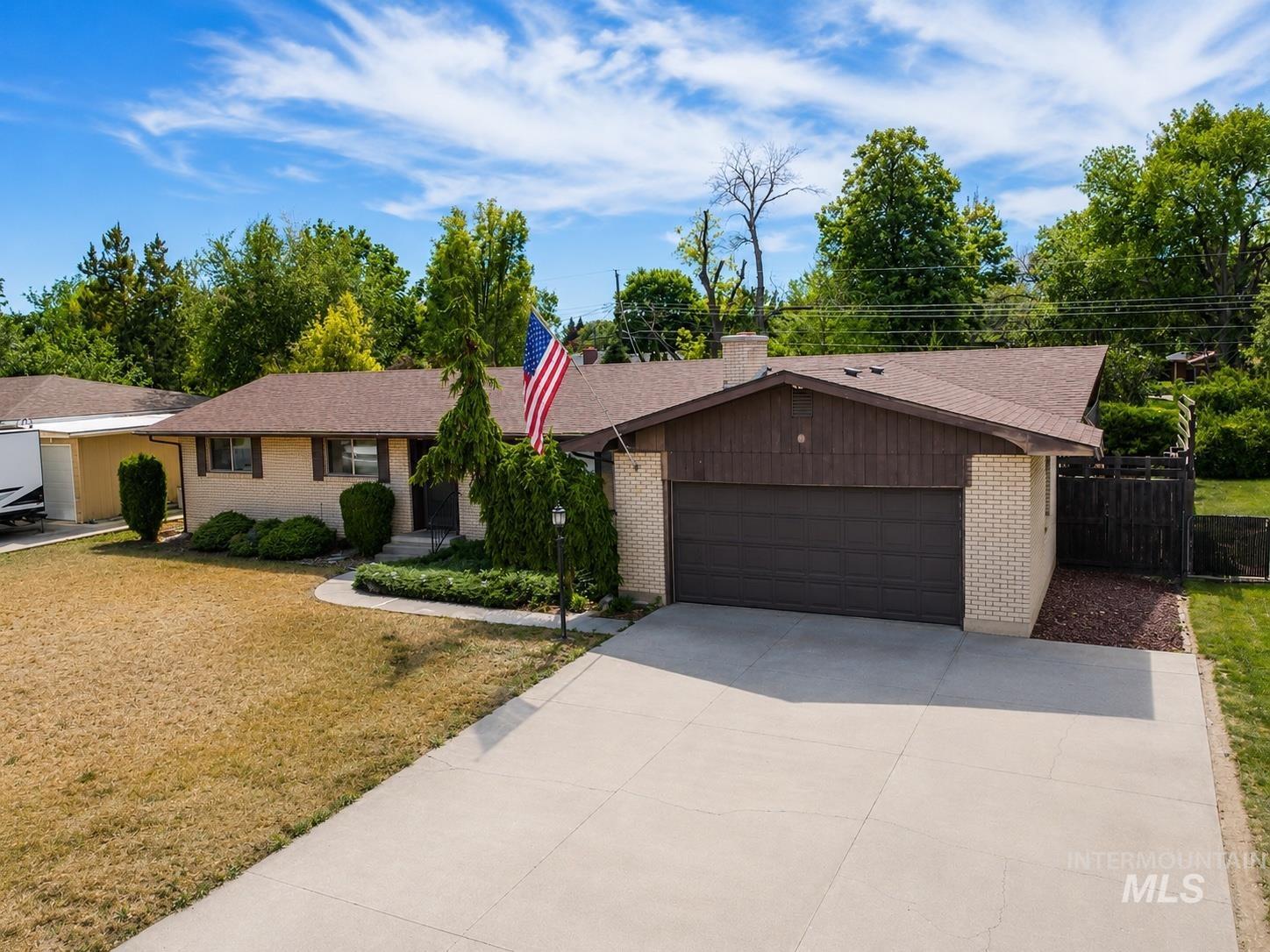 613 Sunrise Blvd N, Twin Falls, Idaho 83301-4352, 4 Bedrooms, 2 Bathrooms, Residential For Sale, Price $365,000, 98990783