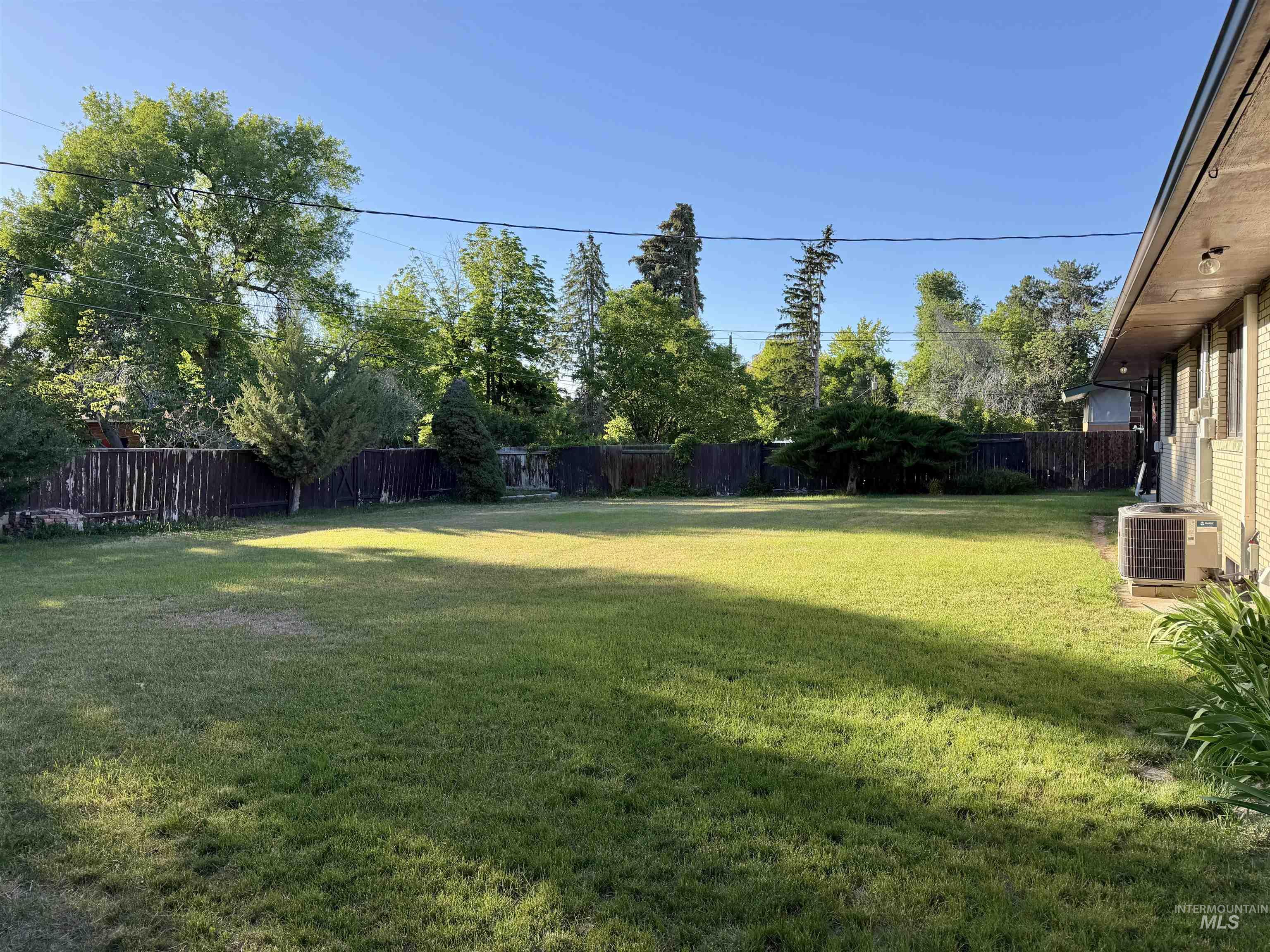 613 Sunrise Blvd N, Twin Falls, Idaho 83301-4352, 4 Bedrooms, 2 Bathrooms, Residential For Sale, Price $365,000, 98990783