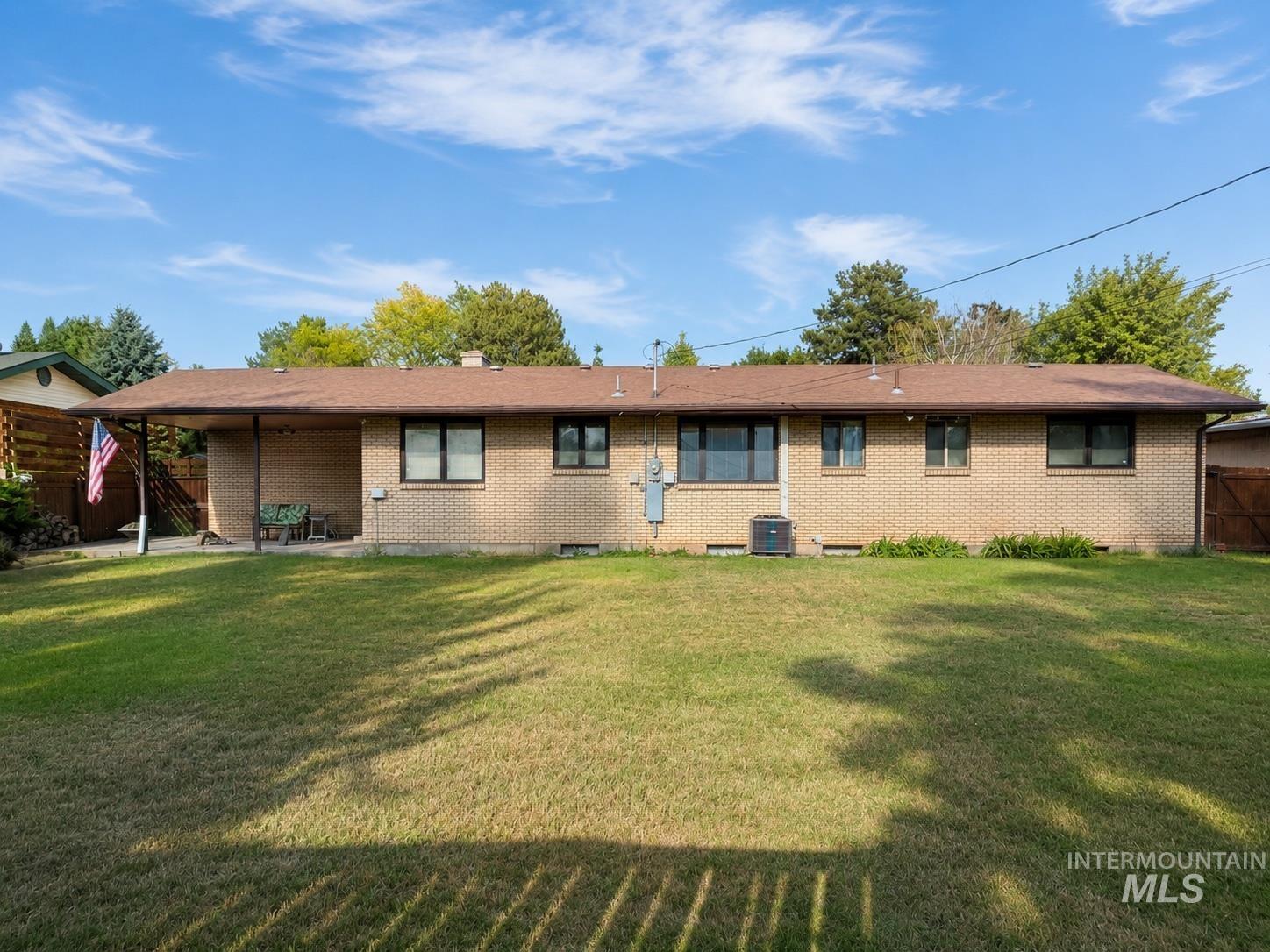 613 Sunrise Blvd N, Twin Falls, Idaho 83301-4352, 4 Bedrooms, 2 Bathrooms, Residential For Sale, Price $365,000, 98990783