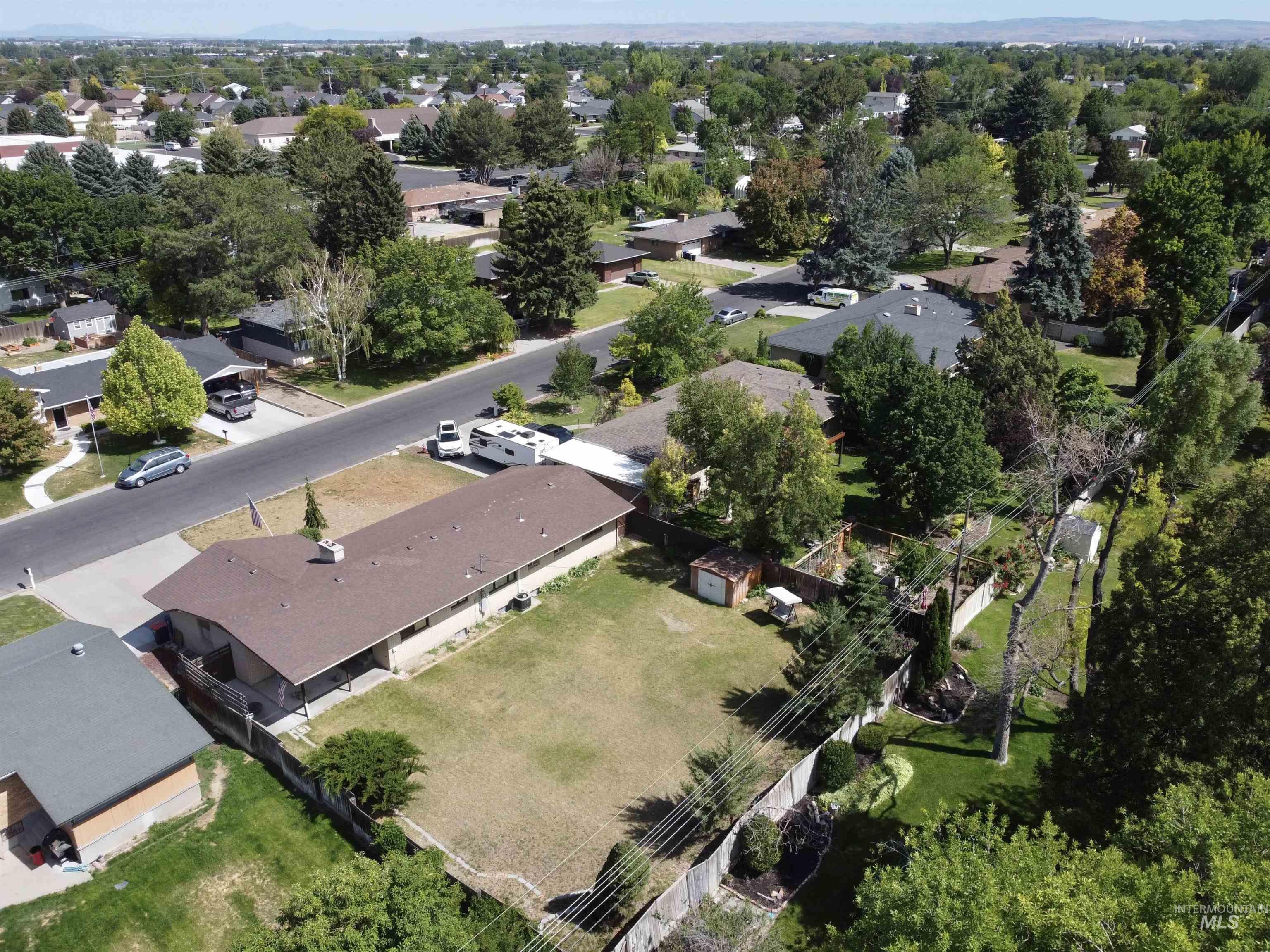 613 Sunrise Blvd N, Twin Falls, Idaho 83301-4352, 4 Bedrooms, 2 Bathrooms, Residential For Sale, Price $365,000, 98990783
