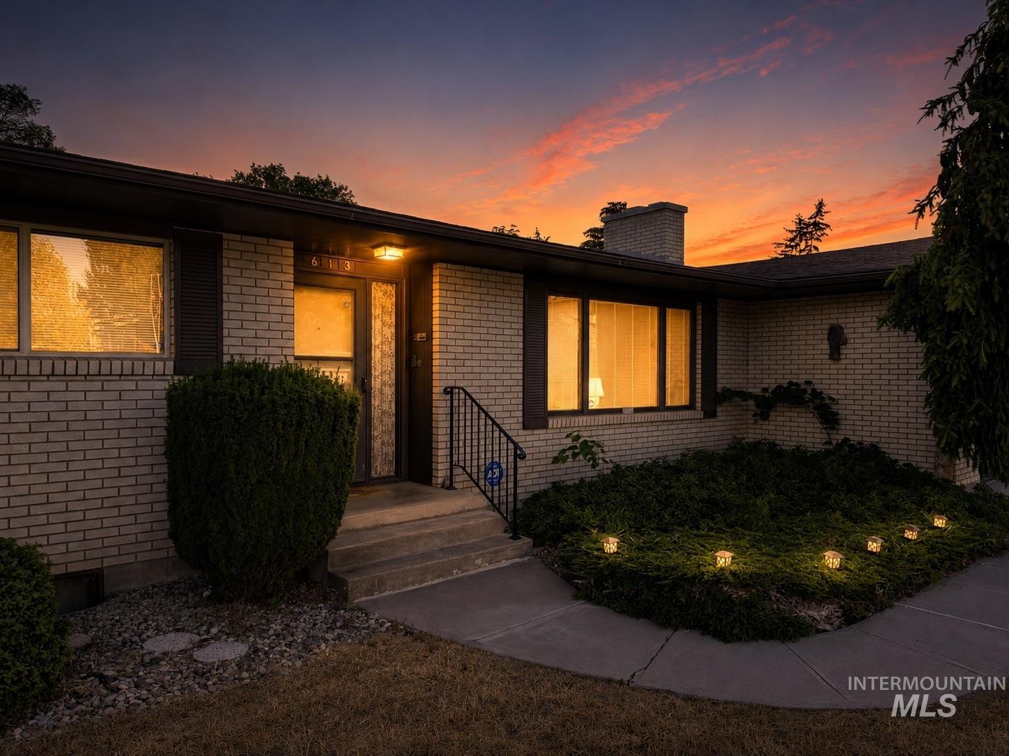 613 Sunrise Blvd N, Twin Falls, Idaho 83301-4352, 4 Bedrooms, 2 Bathrooms, Residential For Sale, Price $365,000, 98990783