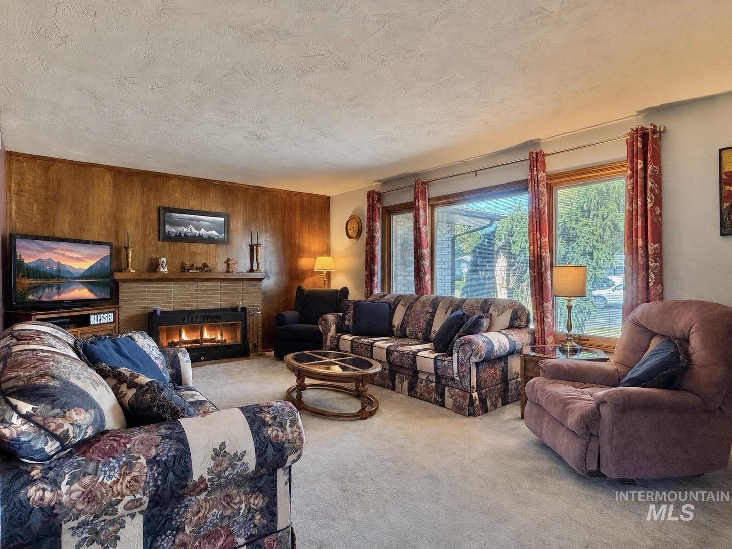 613 Sunrise Blvd N, Twin Falls, Idaho 83301-4352, 4 Bedrooms, 2 Bathrooms, Residential For Sale, Price $365,000, 98990783