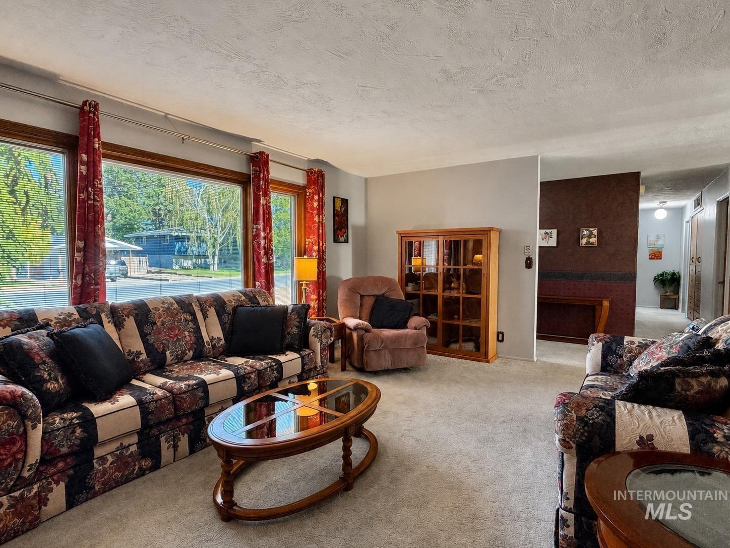 613 Sunrise Blvd N, Twin Falls, Idaho 83301-4352, 4 Bedrooms, 2 Bathrooms, Residential For Sale, Price $365,000, 98990783