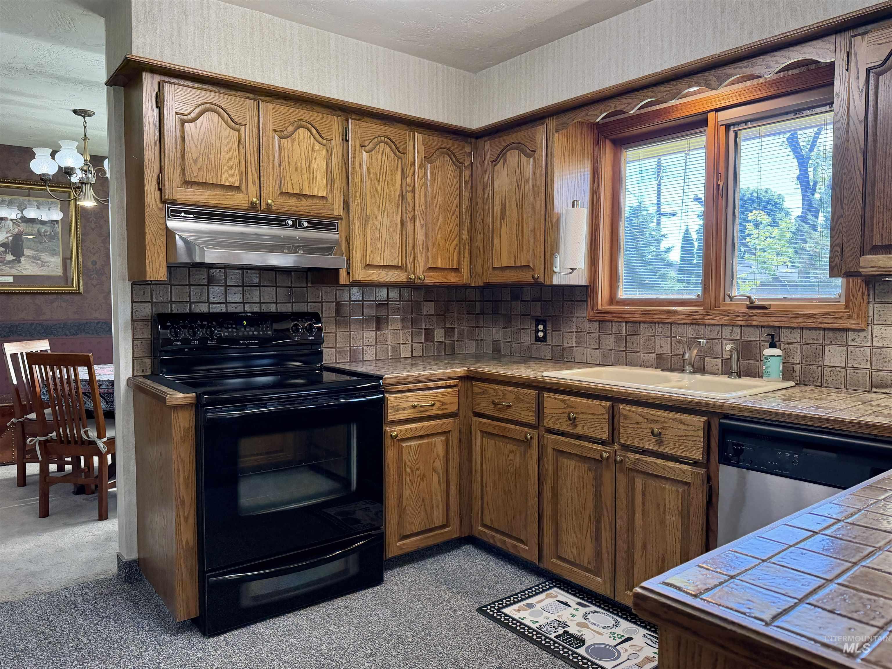 613 Sunrise Blvd N, Twin Falls, Idaho 83301-4352, 4 Bedrooms, 2 Bathrooms, Residential For Sale, Price $365,000, 98990783