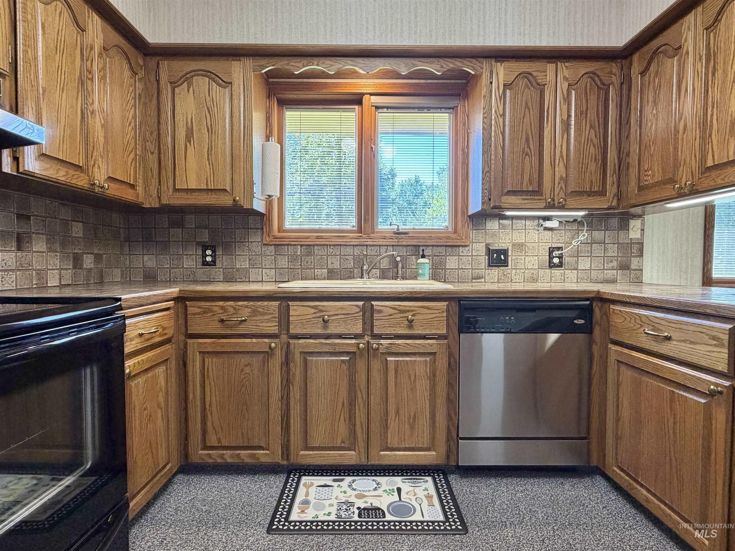 613 Sunrise Blvd N, Twin Falls, Idaho 83301-4352, 4 Bedrooms, 2 Bathrooms, Residential For Sale, Price $365,000, 98990783