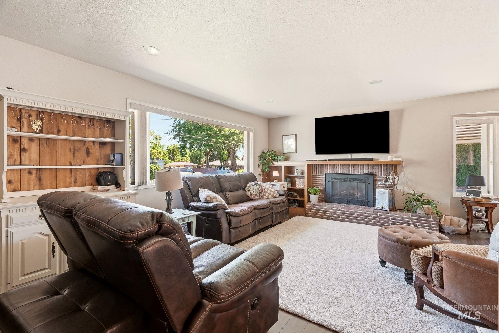 708 Park Avenue, Lewiston, Idaho 83501, 4 Bedrooms, 2 Bathrooms, Residential For Sale, Price $539,900, 98990784