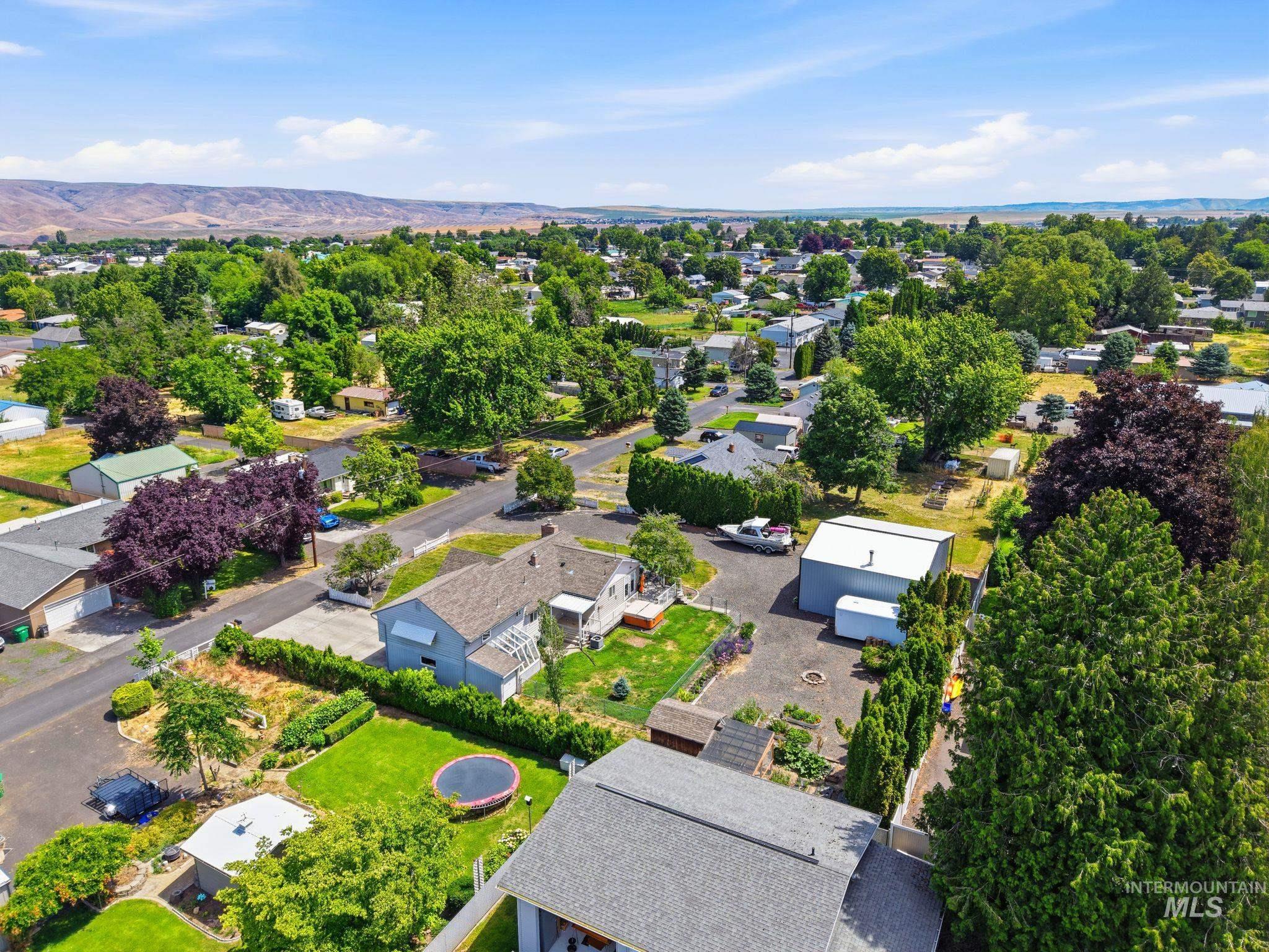 708 Park Avenue, Lewiston, Idaho 83501, 4 Bedrooms, 2 Bathrooms, Residential For Sale, Price $539,900, 98990784