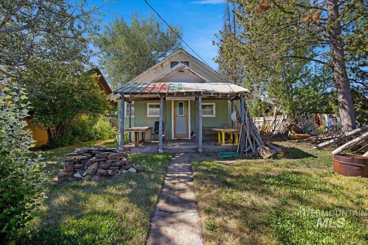 227 Garnet E, Fairfield, Idaho 83327, 3 Bedrooms, 1 Bathroom, Residential For Sale, Price $198,000,MLS 98990785