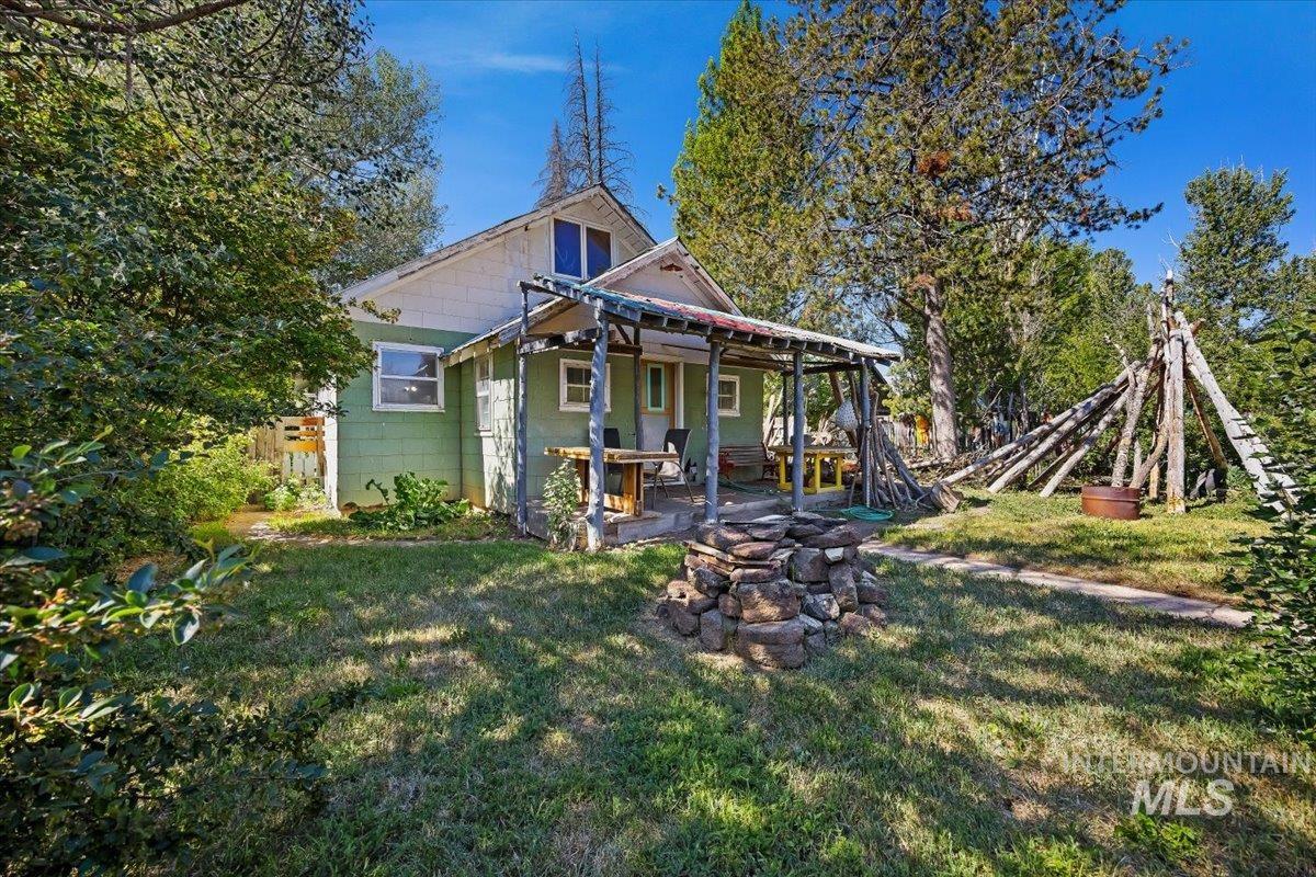 227 Garnet E, Fairfield, Idaho 83327, 3 Bedrooms, 1 Bathroom, Residential For Sale, Price $198,000,MLS 98990785