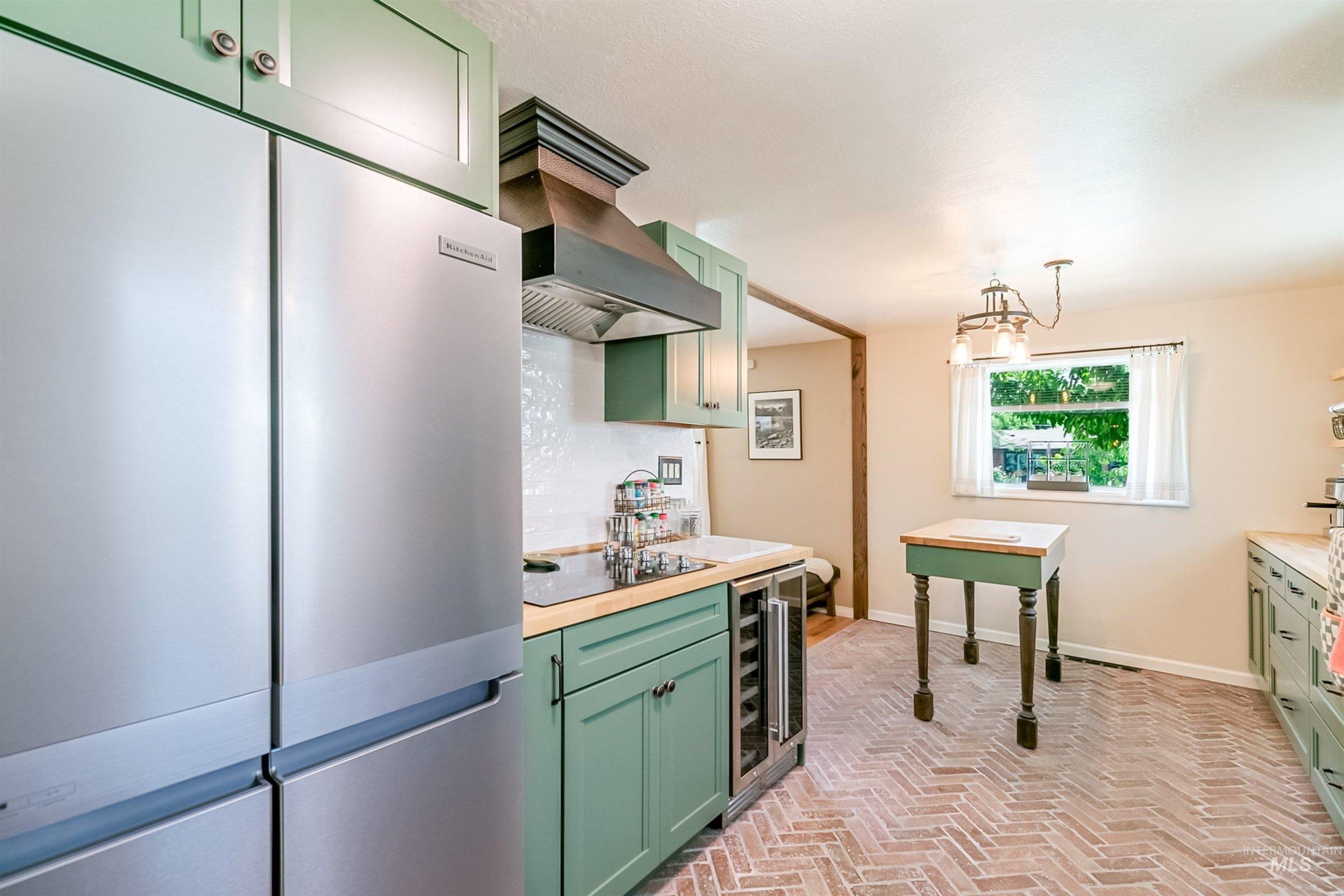 4916 W Camas Street, Boise, Idaho 83705, 3 Bedrooms, 1.5 Bathrooms, Residential For Sale, Price $465,000,MLS 98990786
