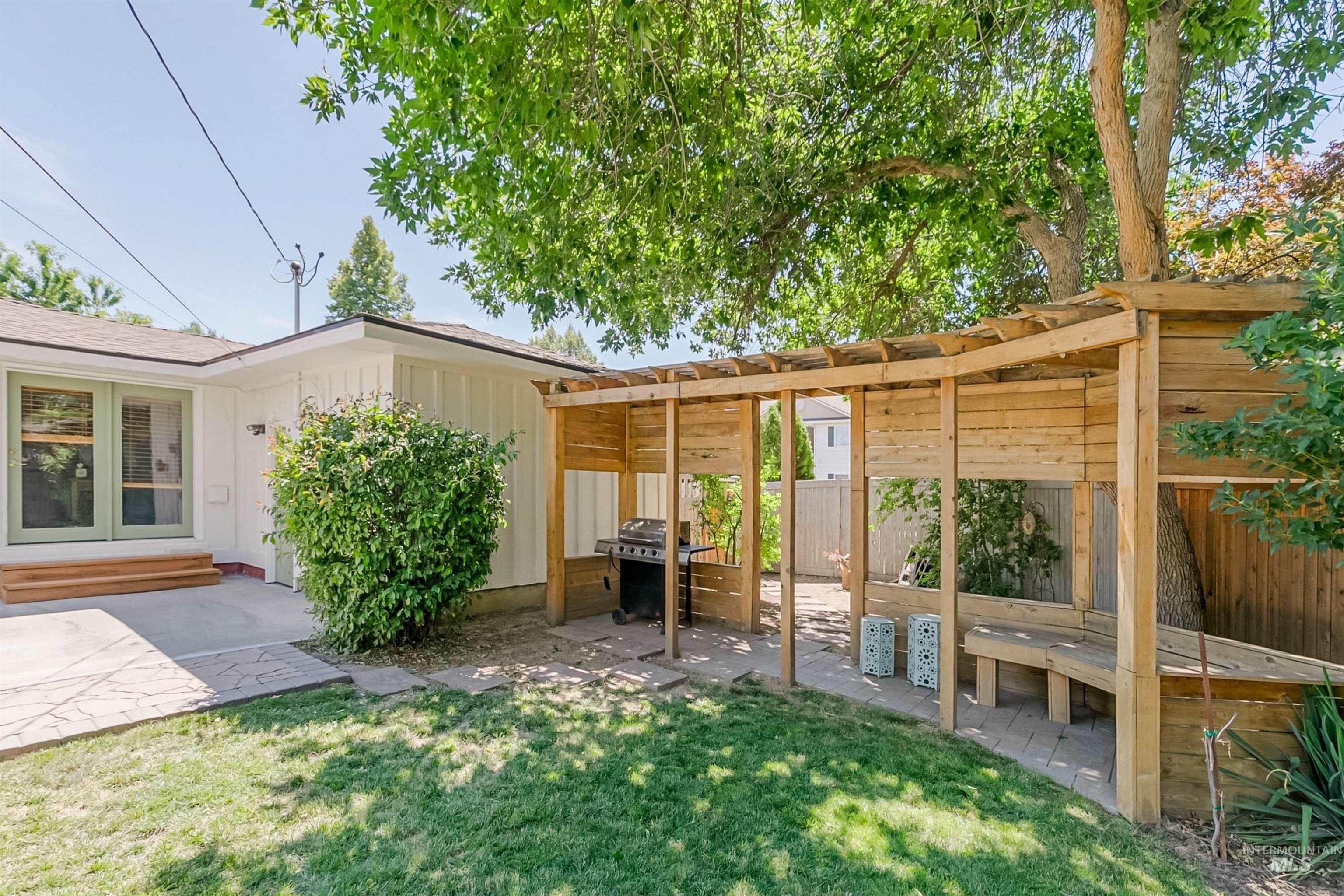 4916 W Camas Street, Boise, Idaho 83705, 3 Bedrooms, 1.5 Bathrooms, Residential For Sale, Price $465,000,MLS 98990786