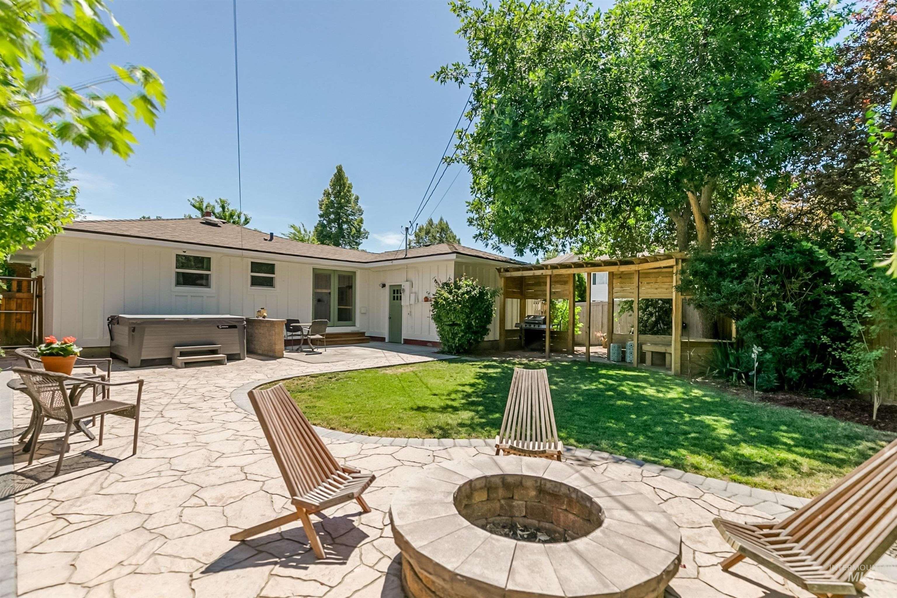 4916 W Camas Street, Boise, Idaho 83705, 3 Bedrooms, 1.5 Bathrooms, Residential For Sale, Price $465,000,MLS 98990786