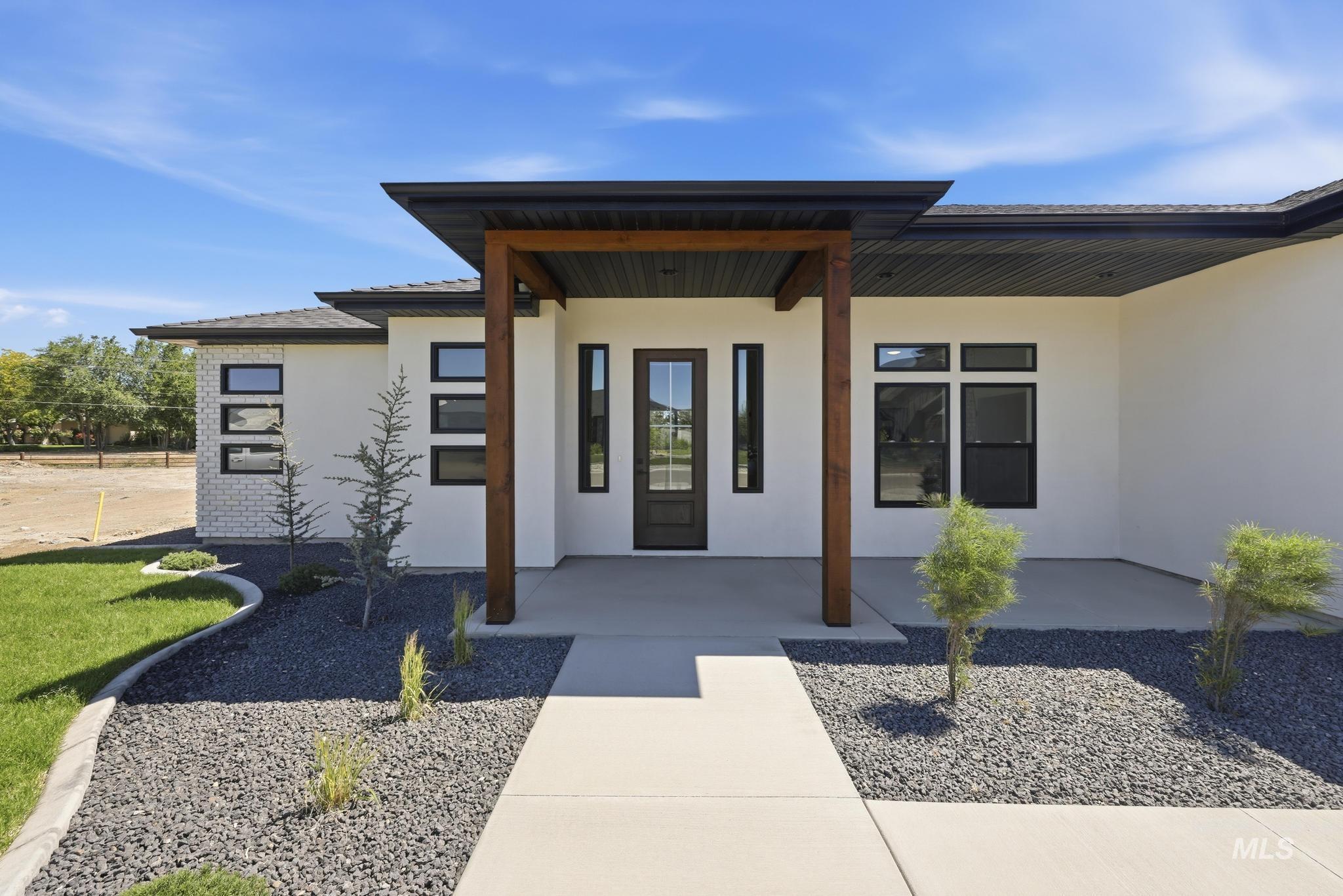 1561 Clear Creek Loop, Twin Falls, Idaho 83301-8322, 4 Bedrooms, 3 Bathrooms, Residential For Sale, Price $765,000,MLS 98990787