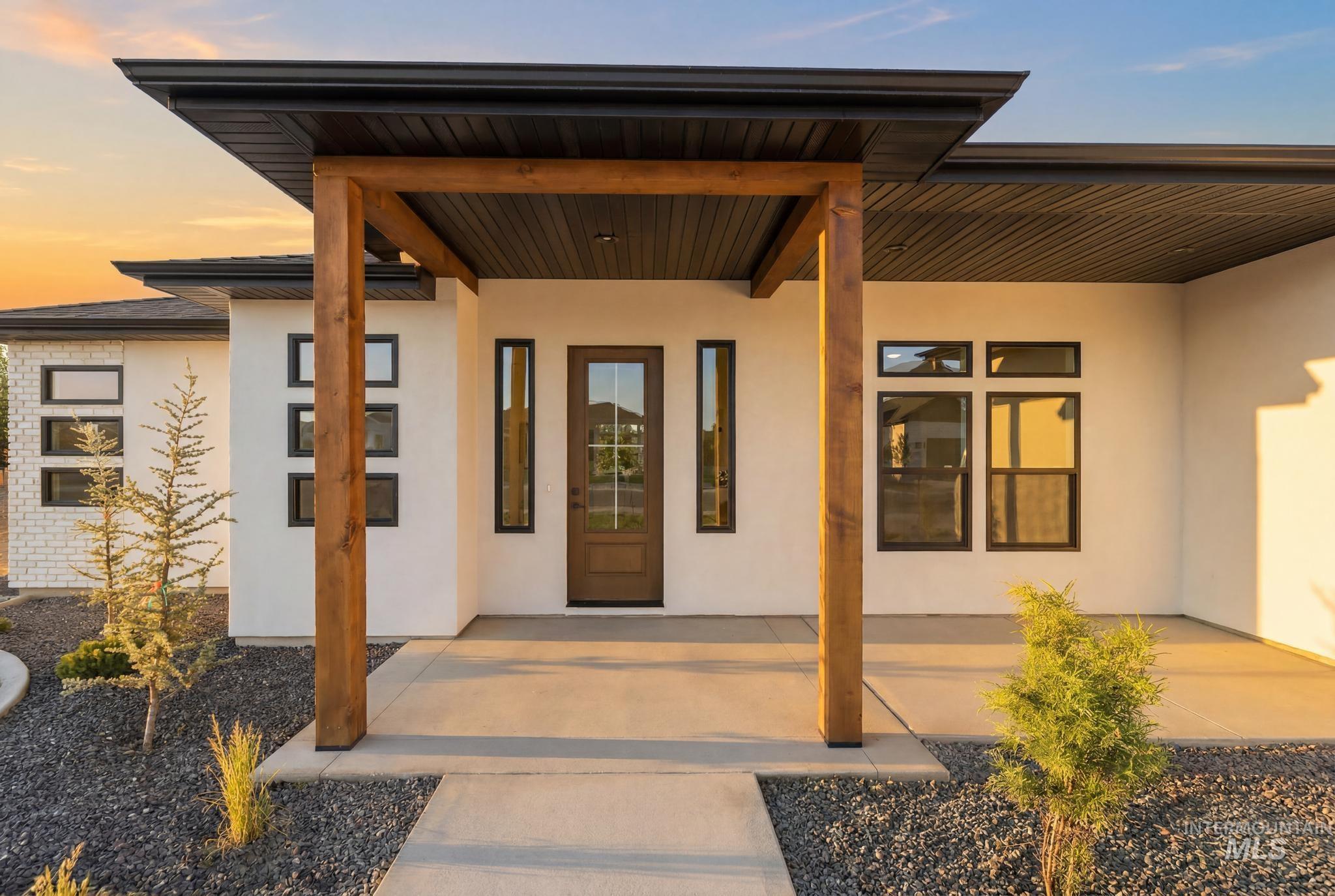 1561 Clear Creek Loop, Twin Falls, Idaho 83301-8322, 4 Bedrooms, 3 Bathrooms, Residential For Sale, Price $765,000,MLS 98990787