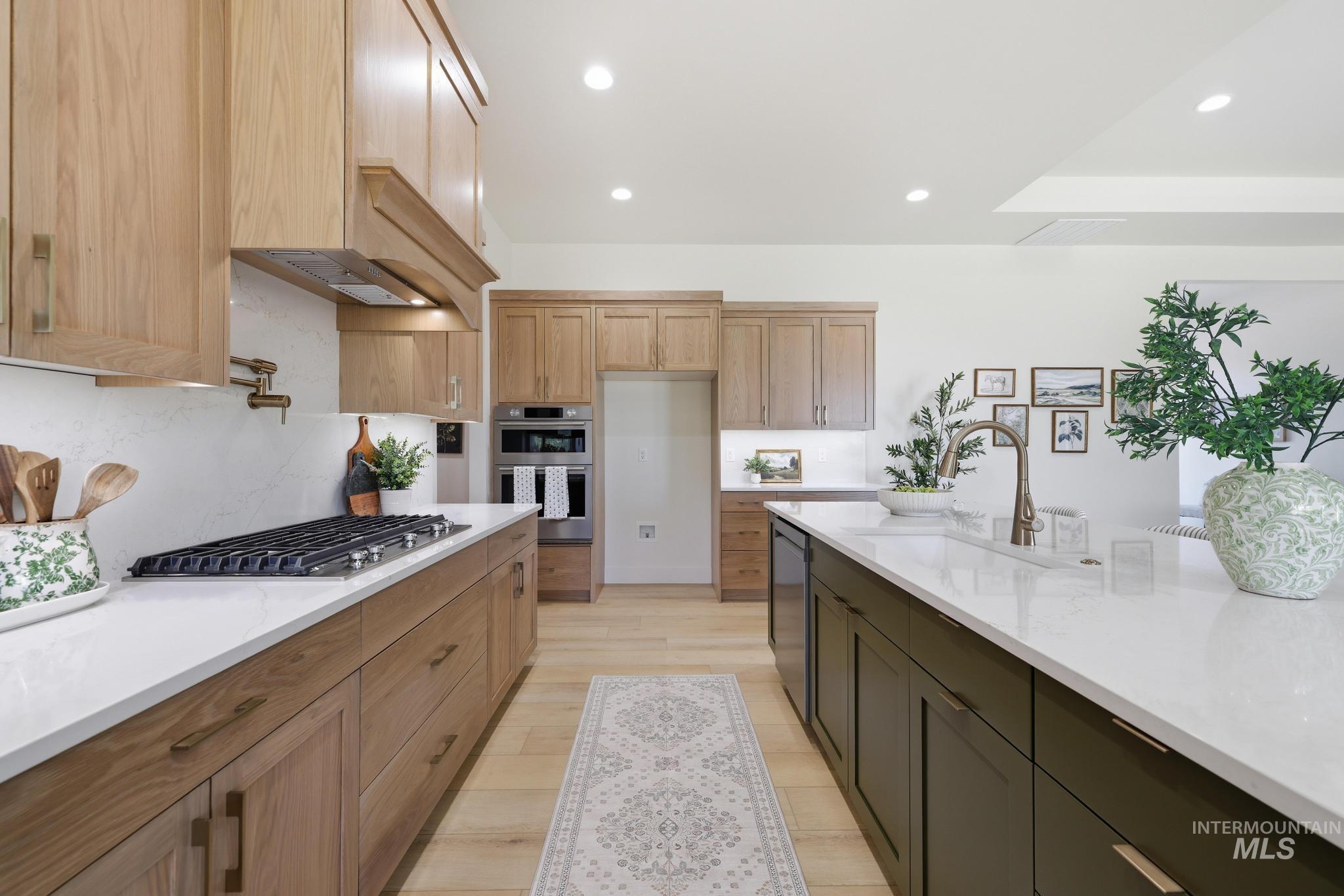 1561 Clear Creek Loop, Twin Falls, Idaho 83301-8322, 4 Bedrooms, 3 Bathrooms, Residential For Sale, Price $765,000,MLS 98990787