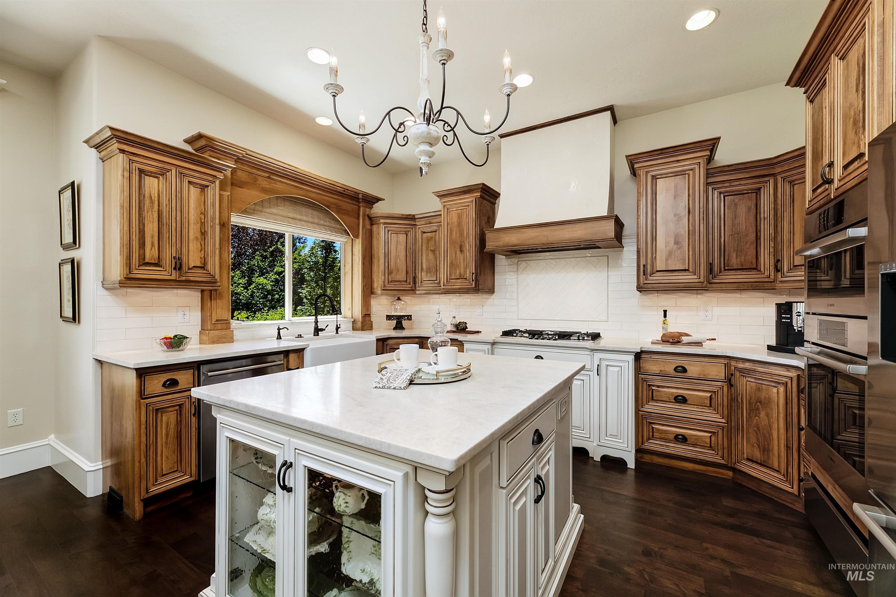 652 W Water Grove Drive, Eagle, Idaho 83616, 4 Bedrooms, 3.5 Bathrooms, Residential For Sale, Price $1,795,000,MLS 98990788