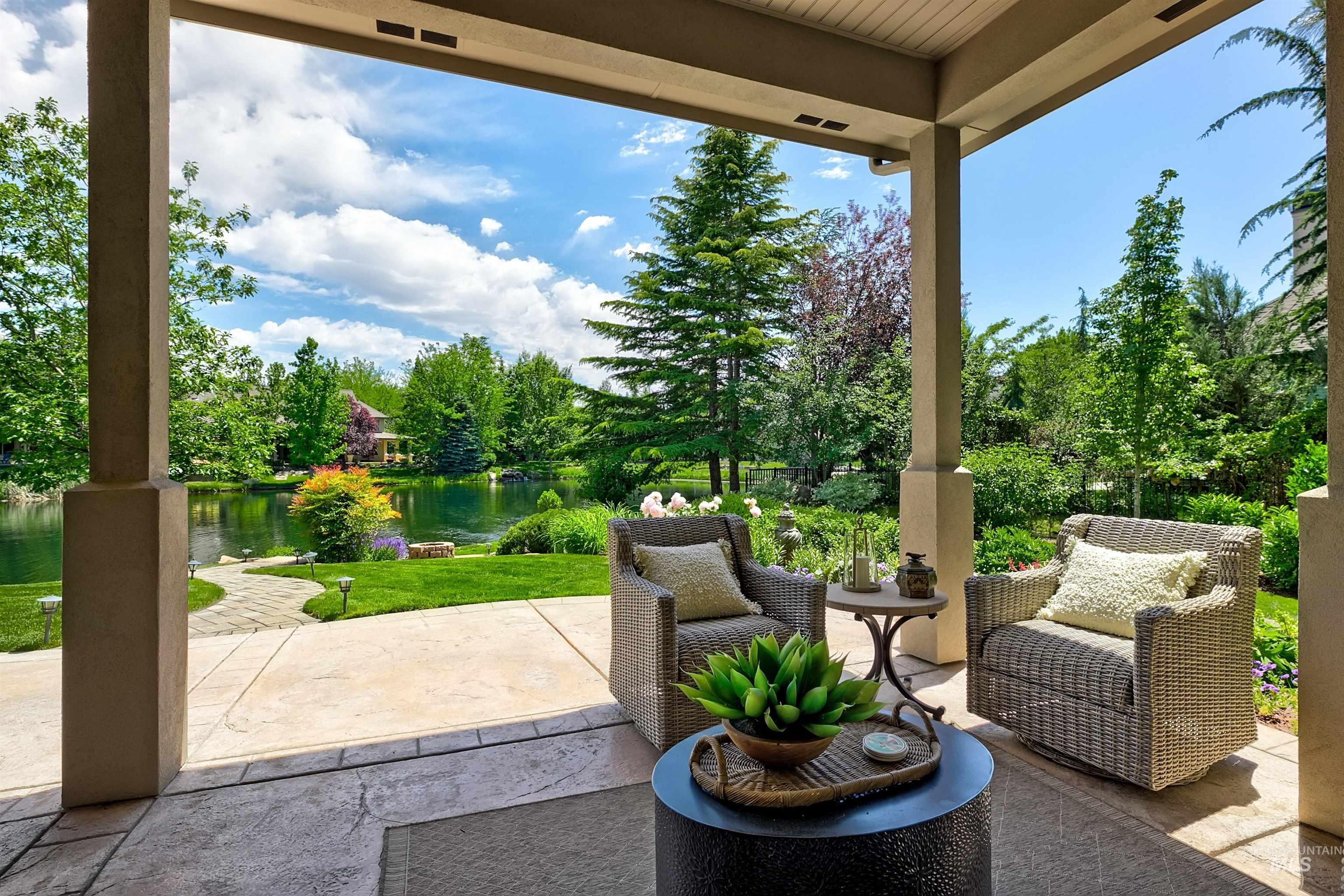 652 W Water Grove Drive, Eagle, Idaho 83616, 4 Bedrooms, 3.5 Bathrooms, Residential For Sale, Price $1,795,000,MLS 98990788