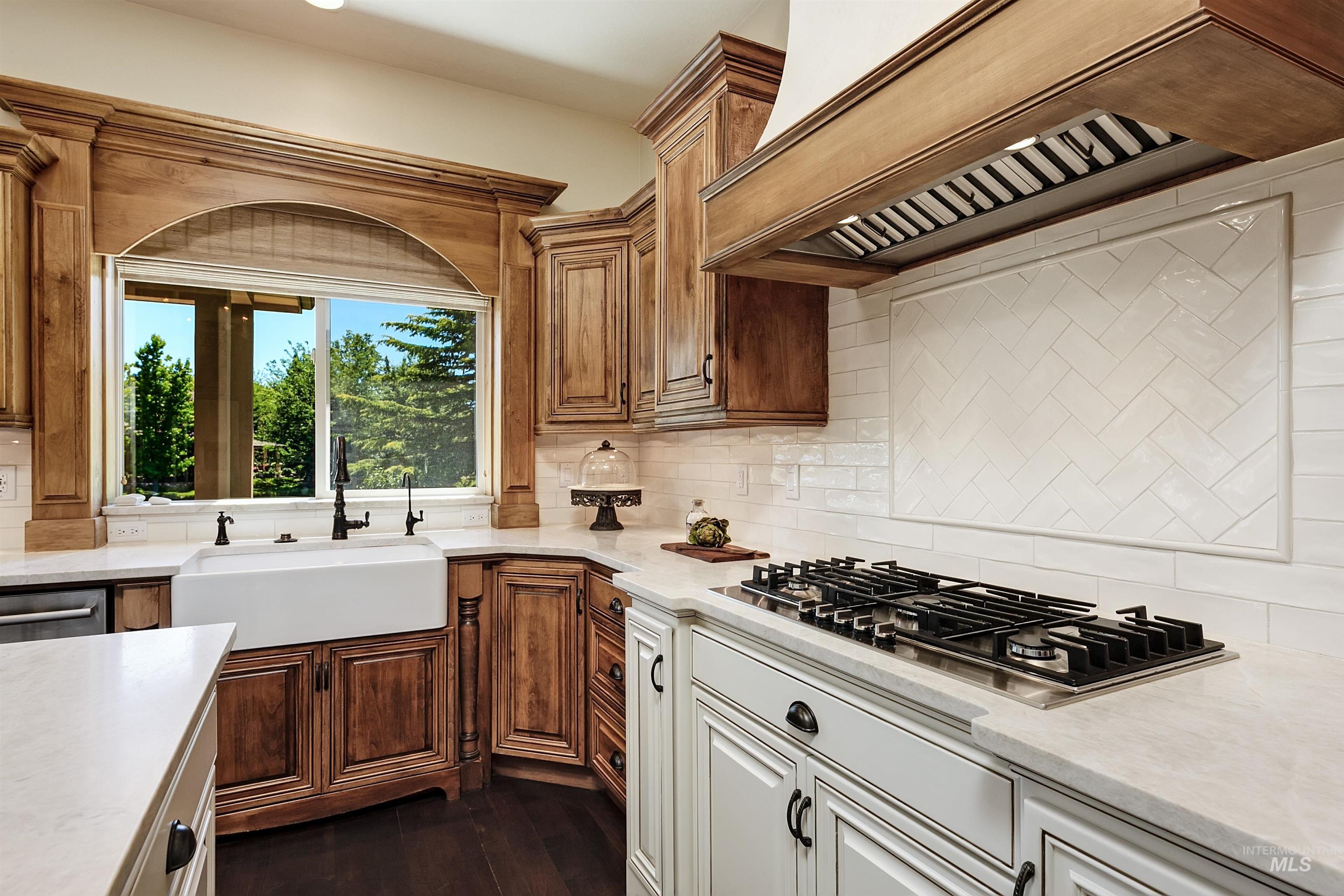 652 W Water Grove Drive, Eagle, Idaho 83616, 4 Bedrooms, 3.5 Bathrooms, Residential For Sale, Price $1,795,000,MLS 98990788