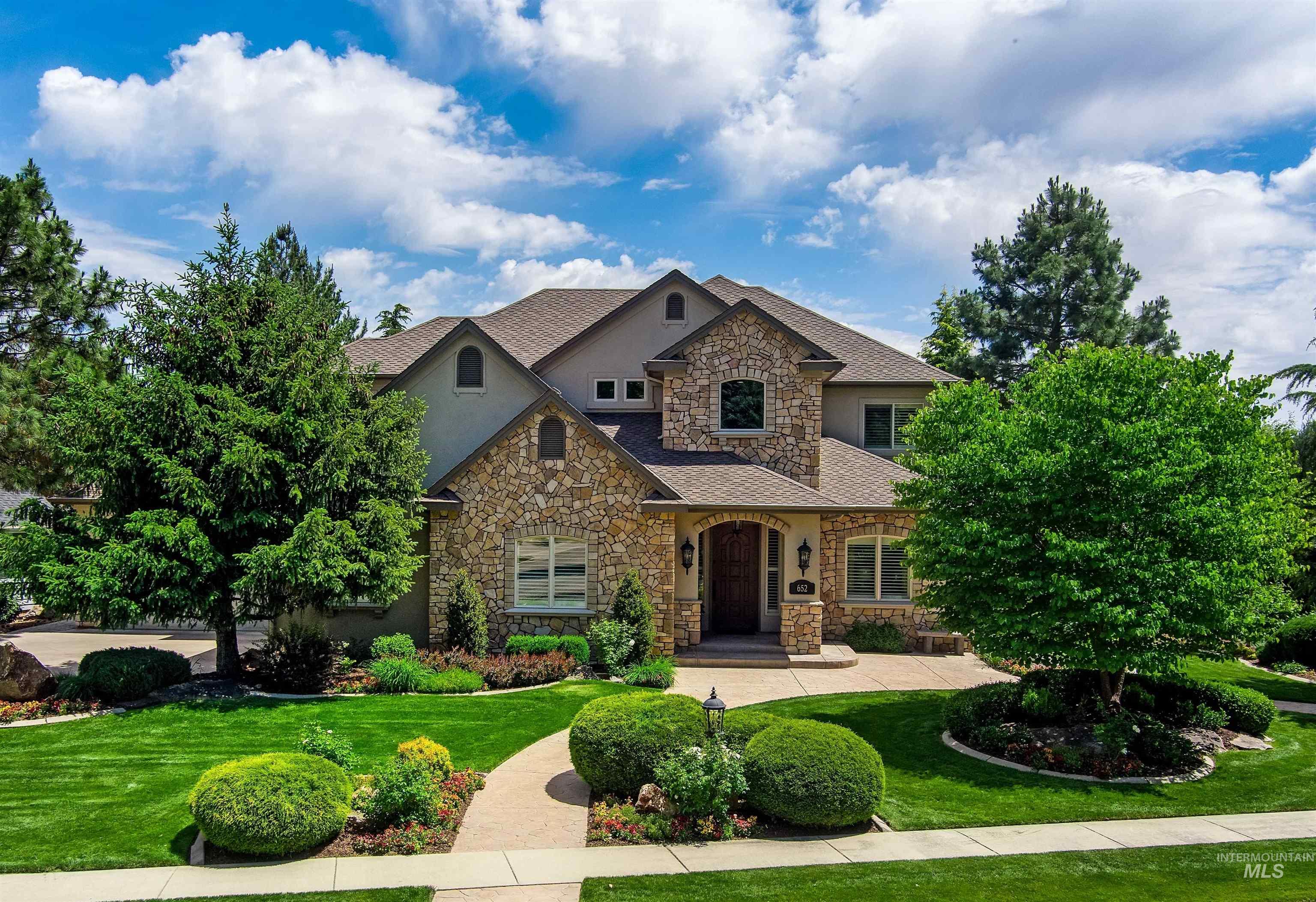 652 W Water Grove Drive, Eagle, Idaho 83616, 4 Bedrooms, 3.5 Bathrooms, Residential For Sale, Price $1,795,000,MLS 98990788