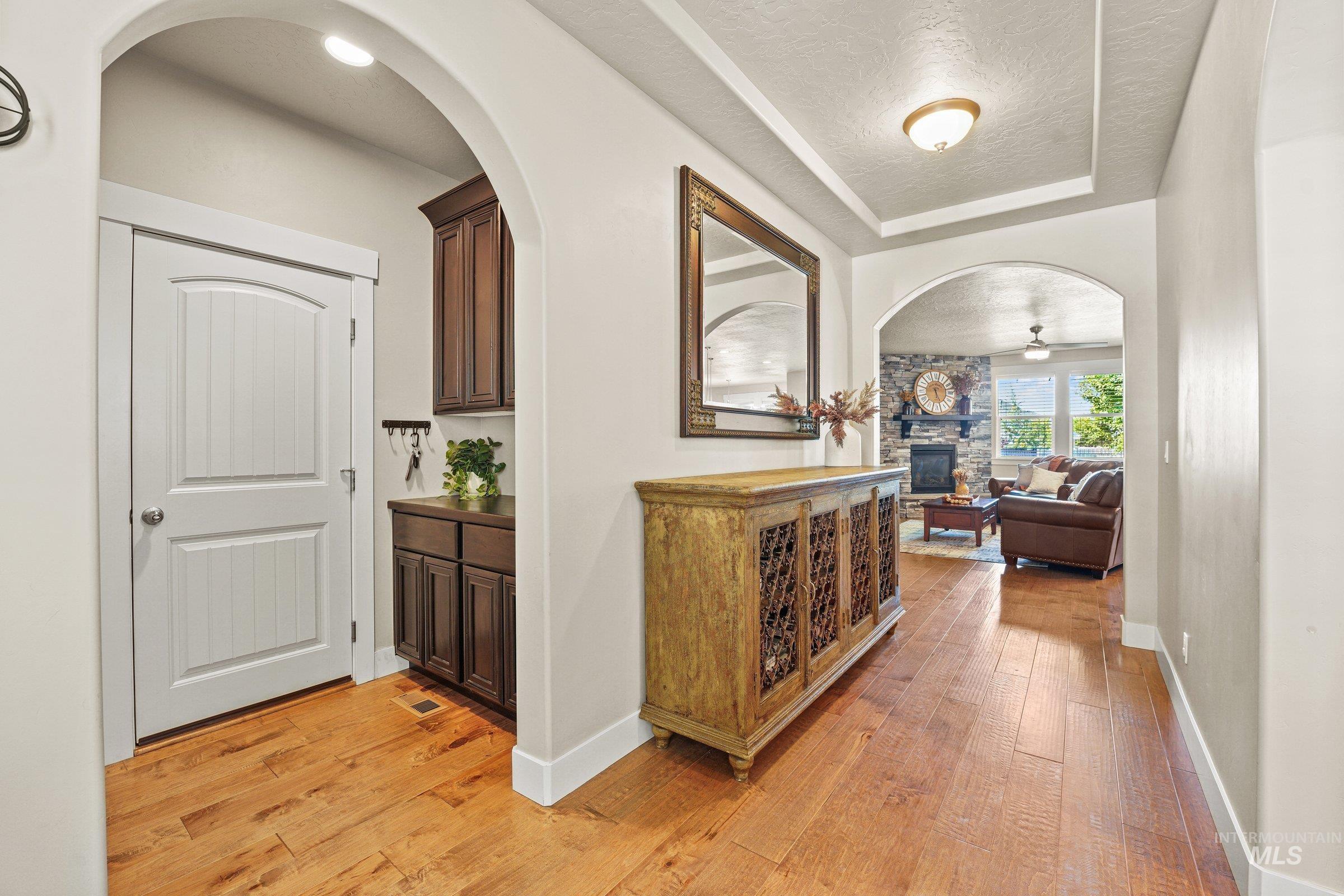 9497 S Macadan Way, Kuna, Idaho 83634-4809, 3 Bedrooms, 2.5 Bathrooms, Residential For Sale, Price $575,000,MLS 98990789