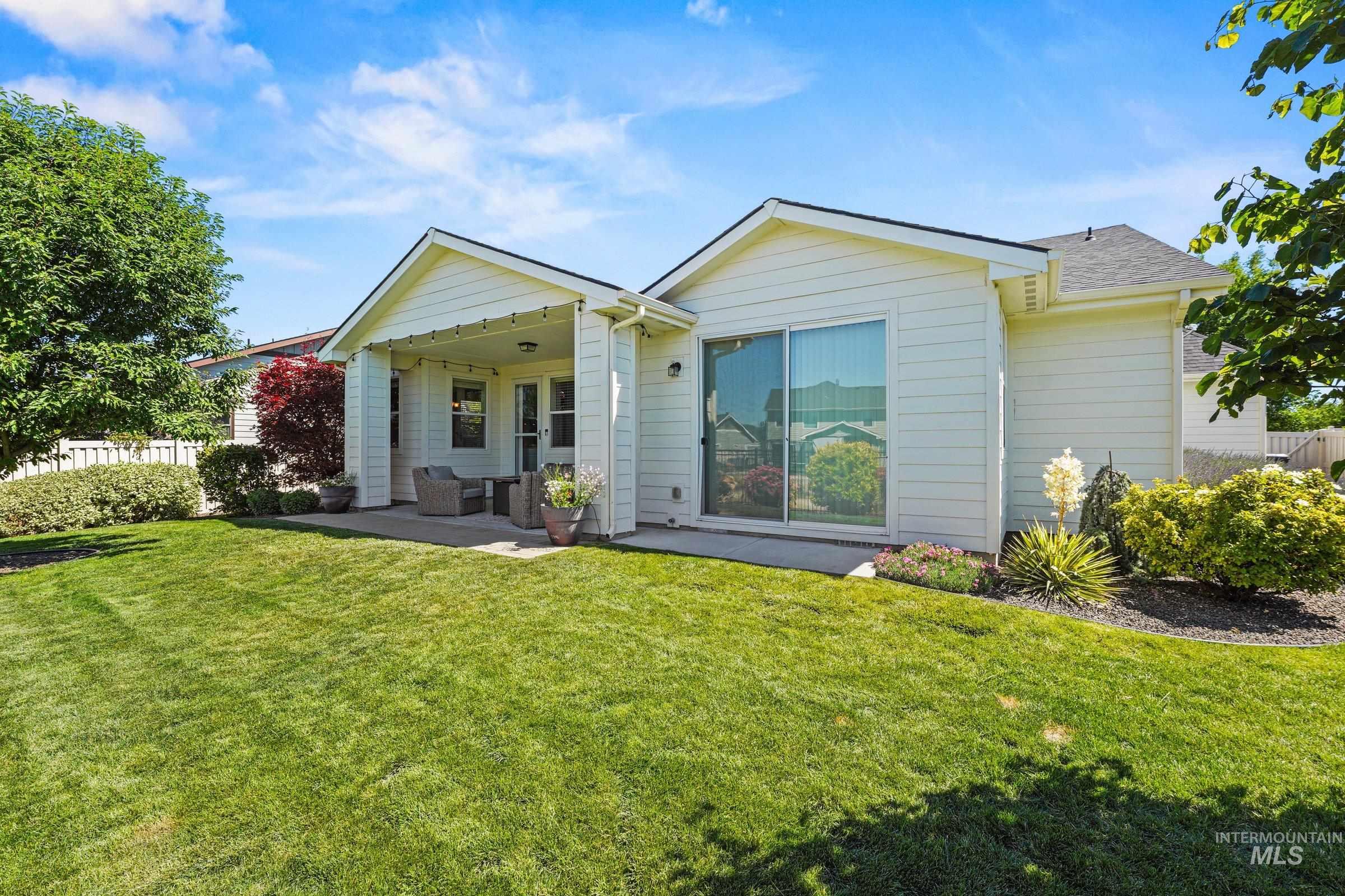 9497 S Macadan Way, Kuna, Idaho 83634-4809, 3 Bedrooms, 2.5 Bathrooms, Residential For Sale, Price $575,000,MLS 98990789