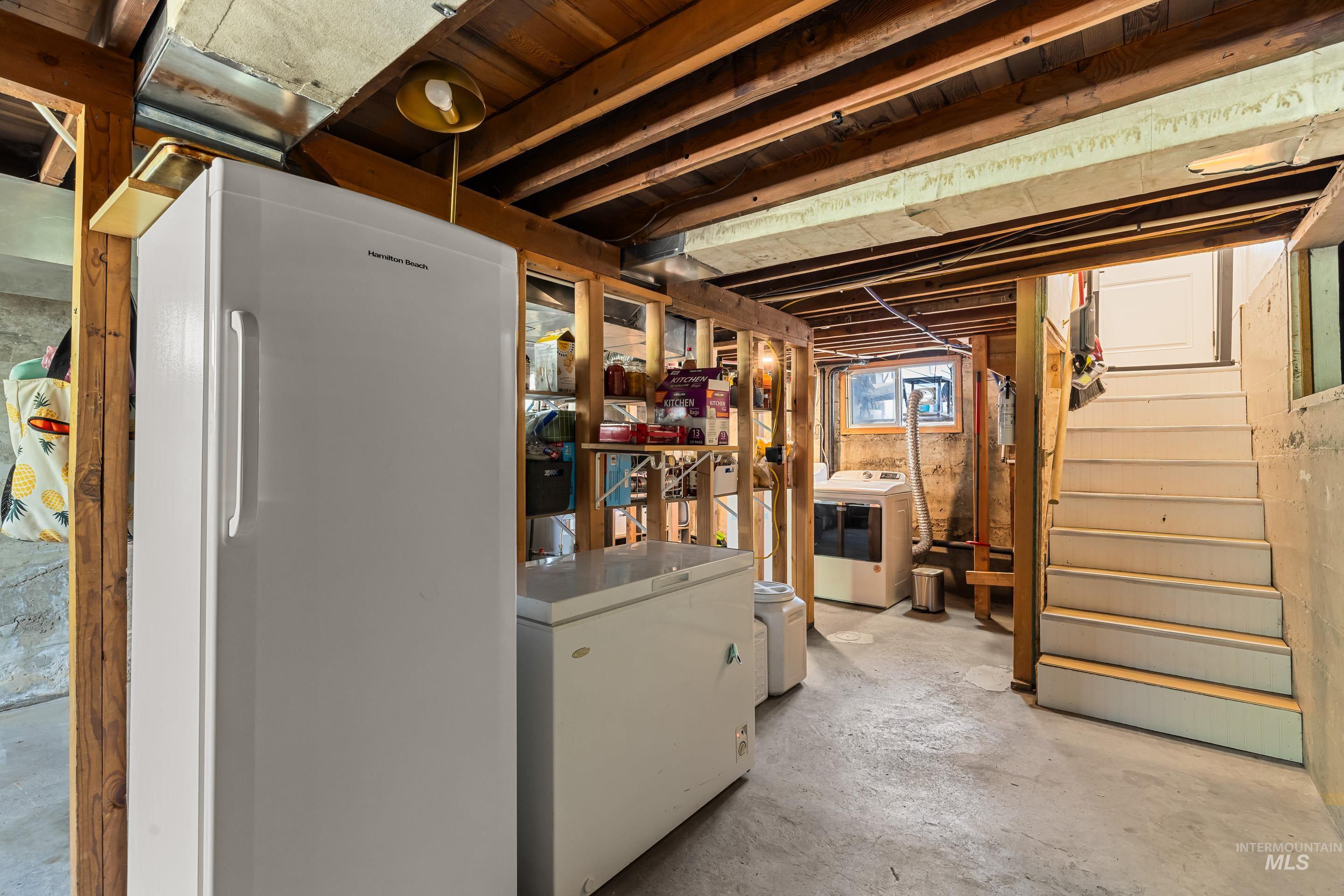 215 S Banner St., Nampa, Idaho 83686, 2 Bedrooms, 1 Bathroom, Residential For Sale, Price $339,900,MLS 98990791