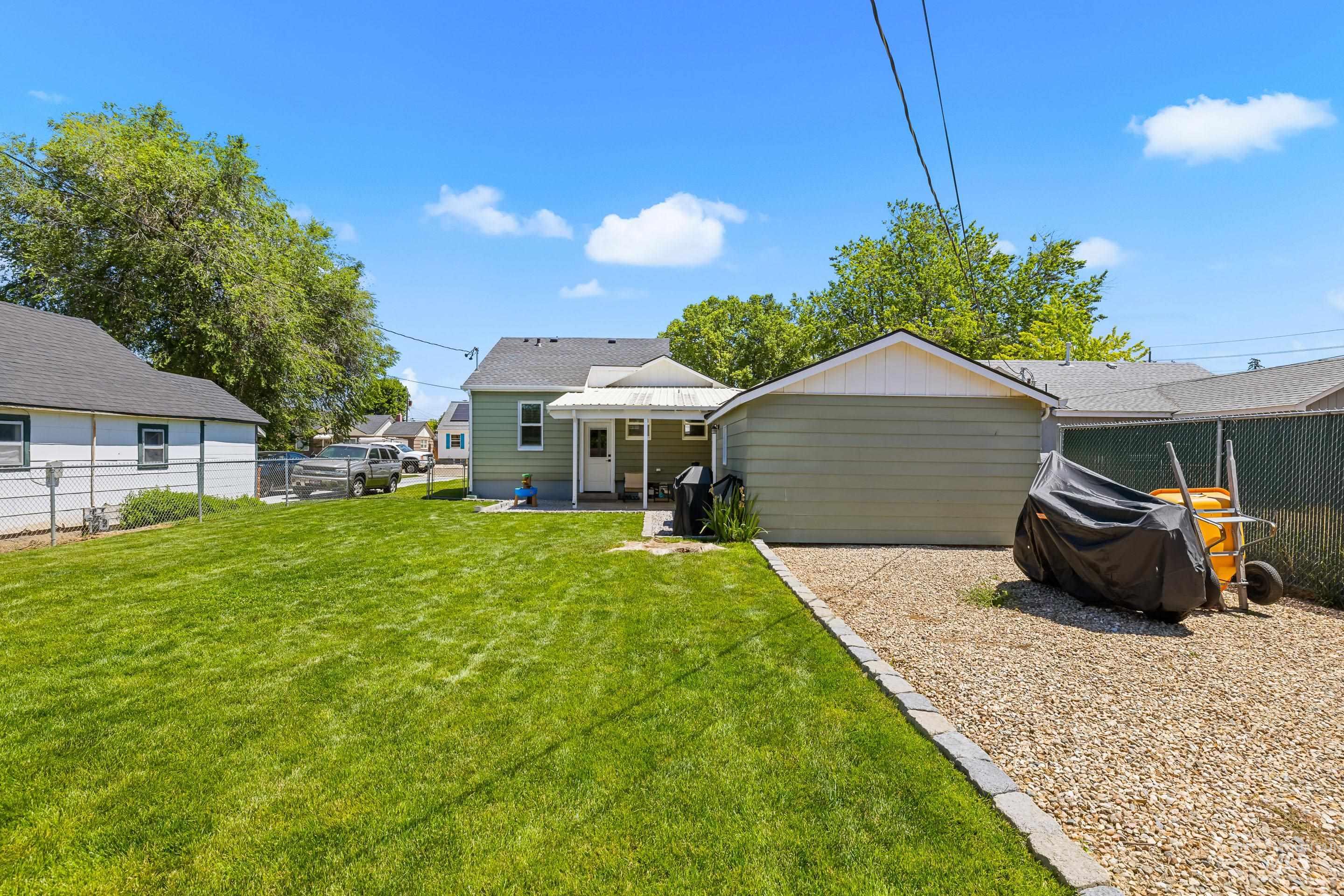 215 S Banner St., Nampa, Idaho 83686, 2 Bedrooms, 1 Bathroom, Residential For Sale, Price $339,900,MLS 98990791