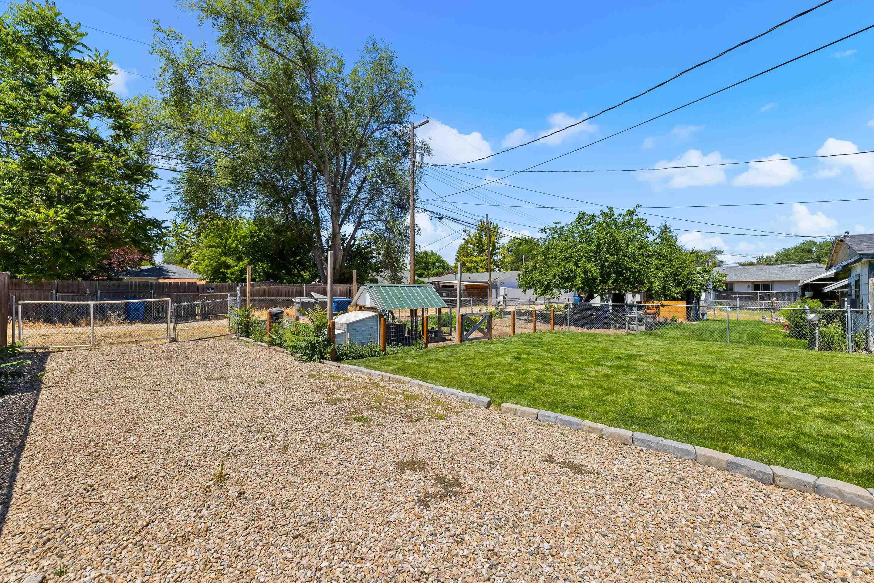 215 S Banner St., Nampa, Idaho 83686, 2 Bedrooms, 1 Bathroom, Residential For Sale, Price $339,900,MLS 98990791